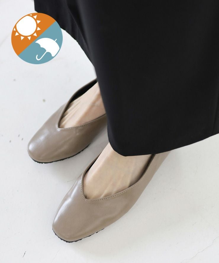 スクエアトゥのVカットフラットパンプス/レインシューズ