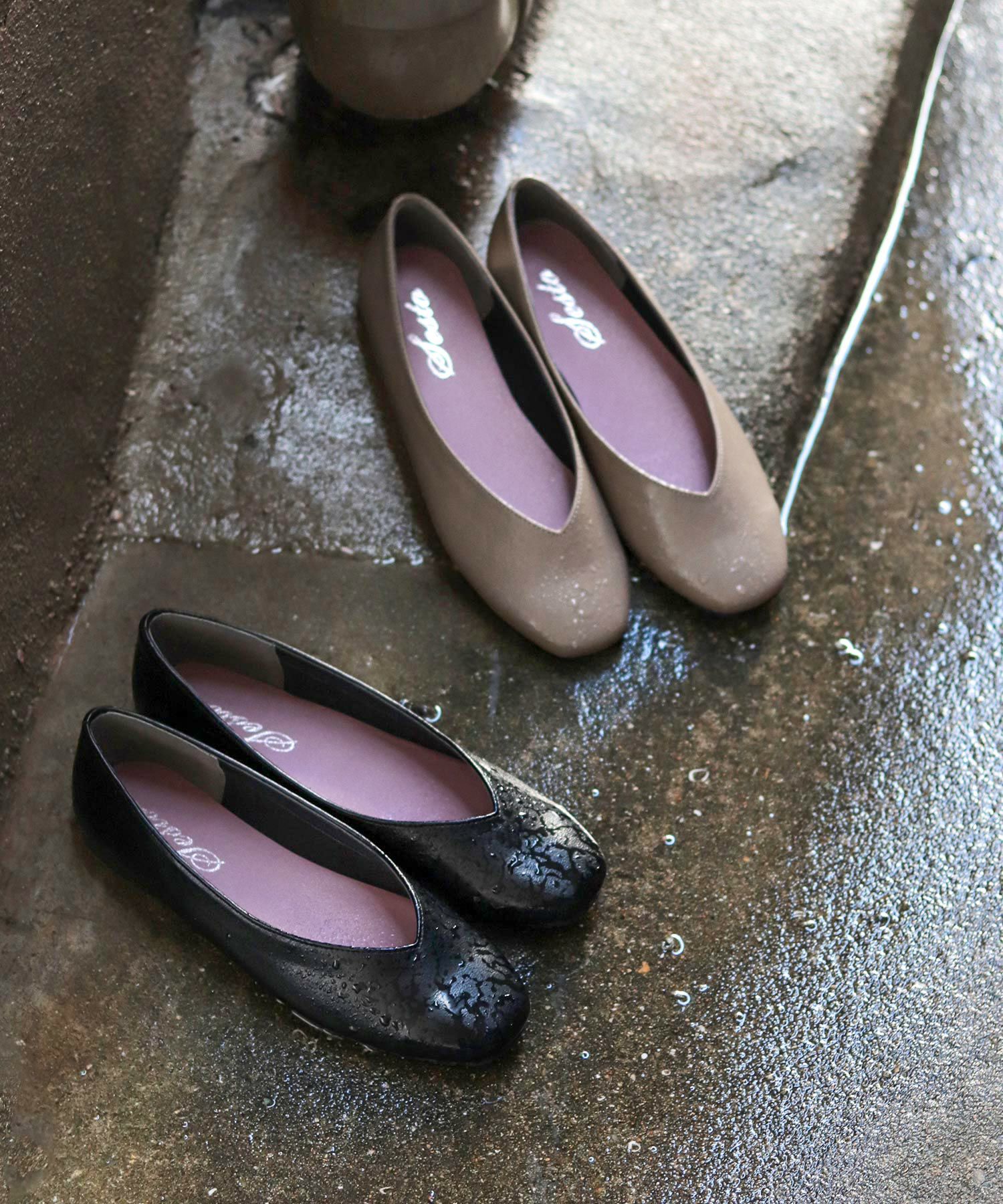 スクエアトゥのVカットフラットパンプス/レインシューズ