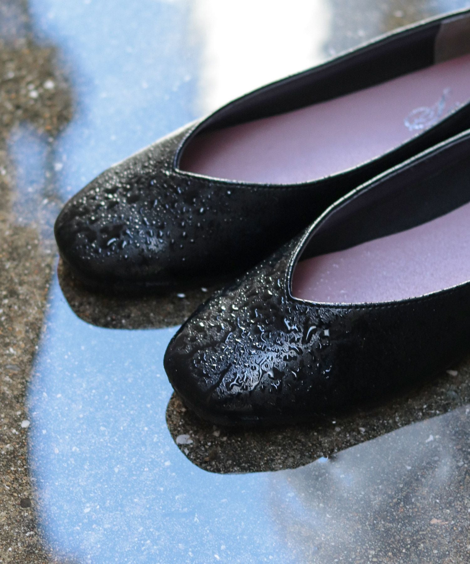 スクエアトゥのVカットフラットパンプス/レインシューズ