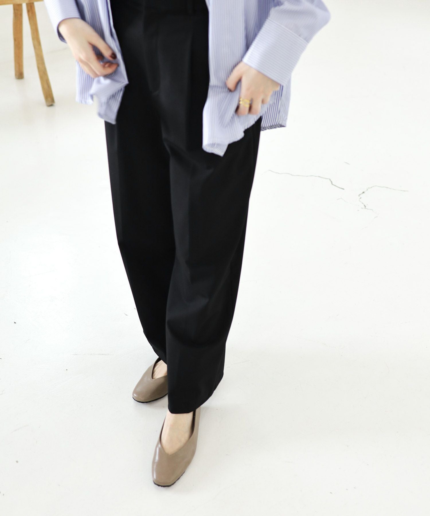 スクエアトゥのVカットフラットパンプス/レインシューズ