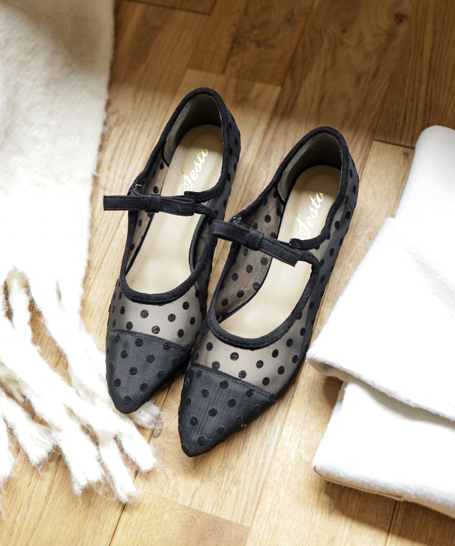 フロッキードットシースルーのリボンストラップローヒールパンプス 一部4月上旬入荷予定