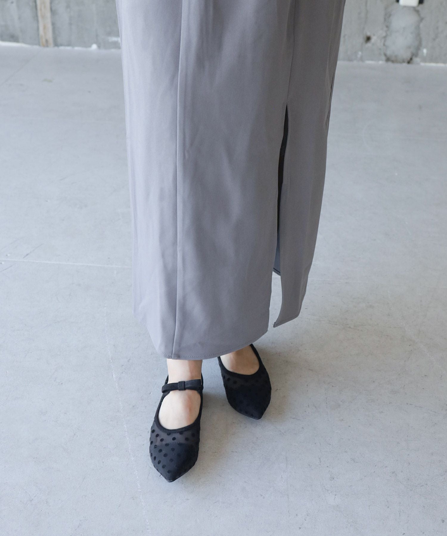 フロッキードットシースルーのリボンストラップローヒールパンプス 一部4月上旬入荷予定