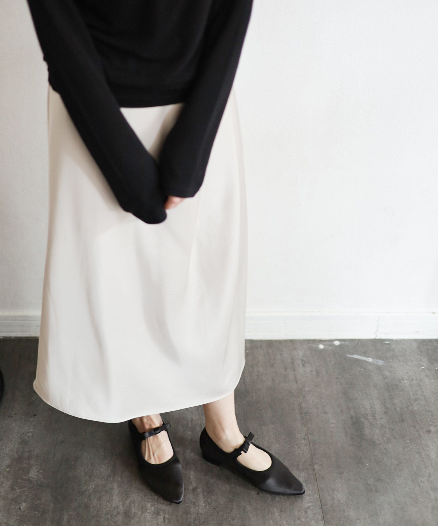 フロッキードットシースルーのリボンストラップローヒールパンプス 一部4月上旬入荷予定