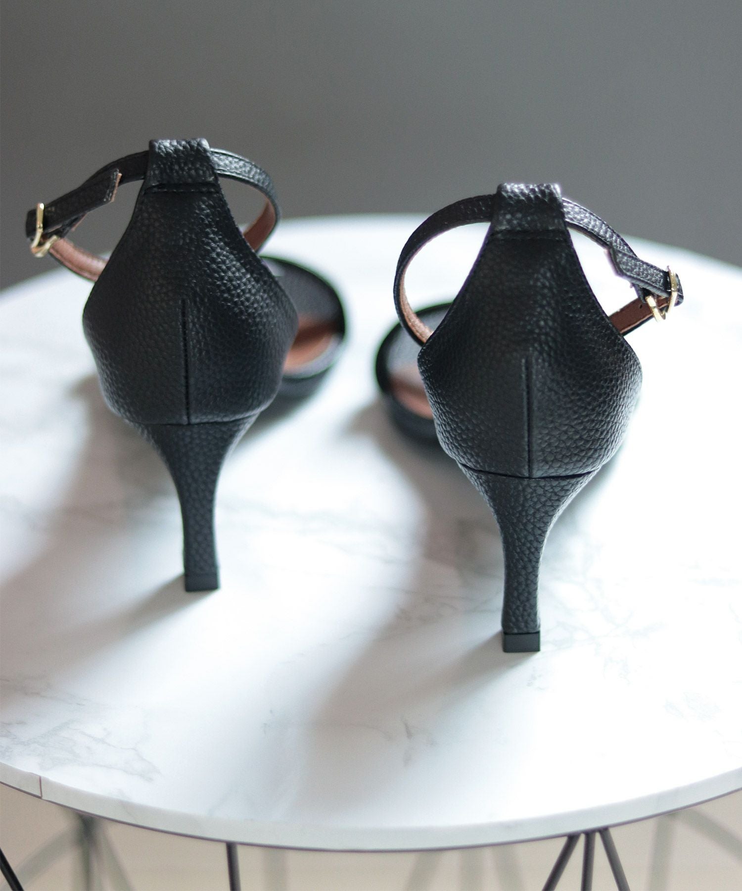 ストレートヒールアンクルストラップサンダル 一部3月末・4月下旬入荷予定