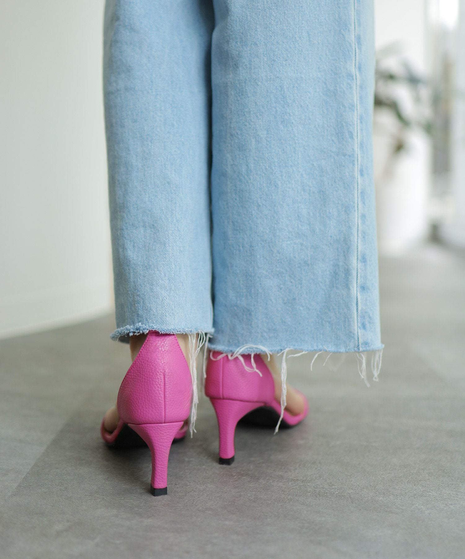 ストレートヒールアンクルストラップサンダル 一部3月末・4月下旬入荷予定