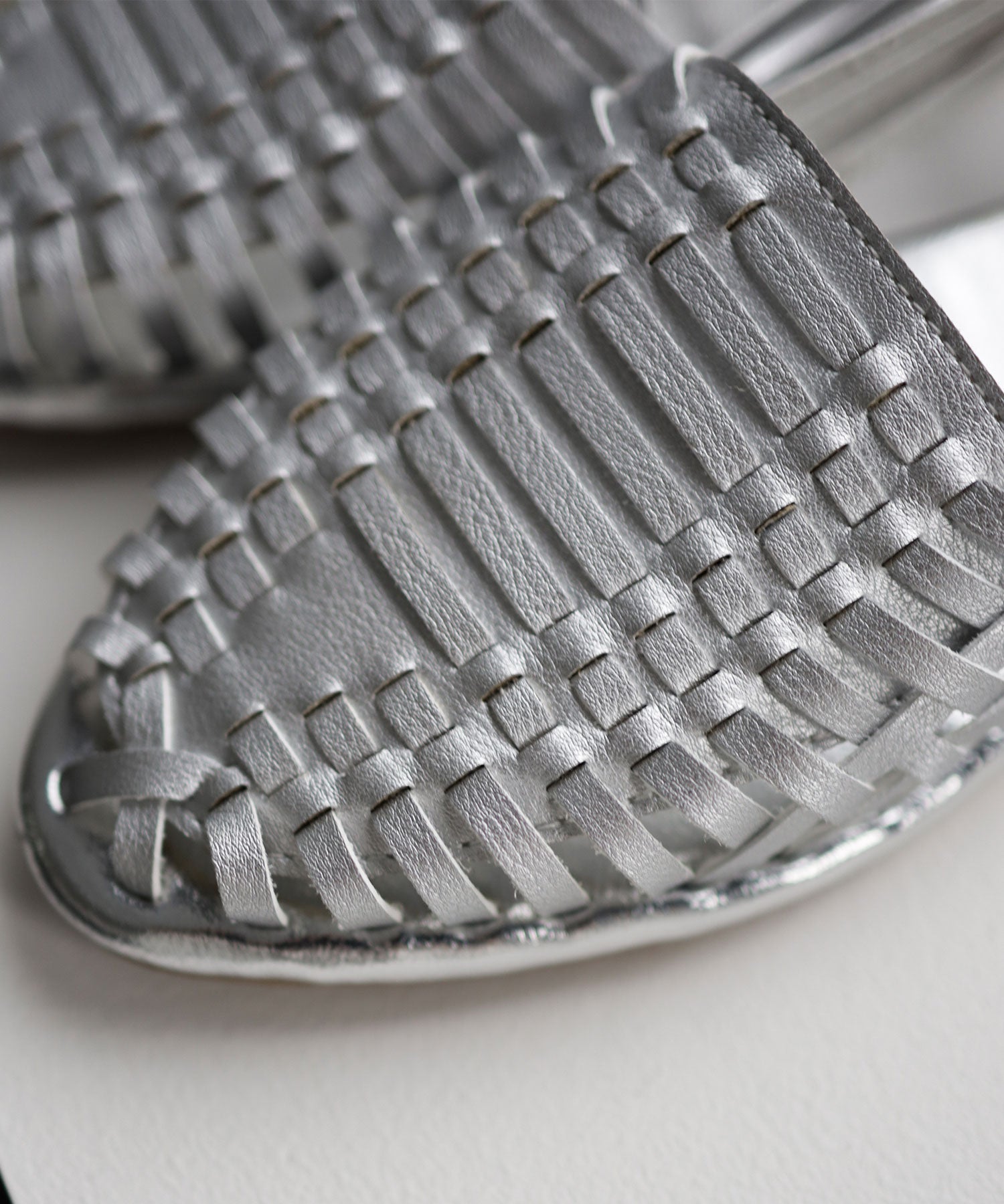 編み込みメッシュのグルカサンダル Newカラー