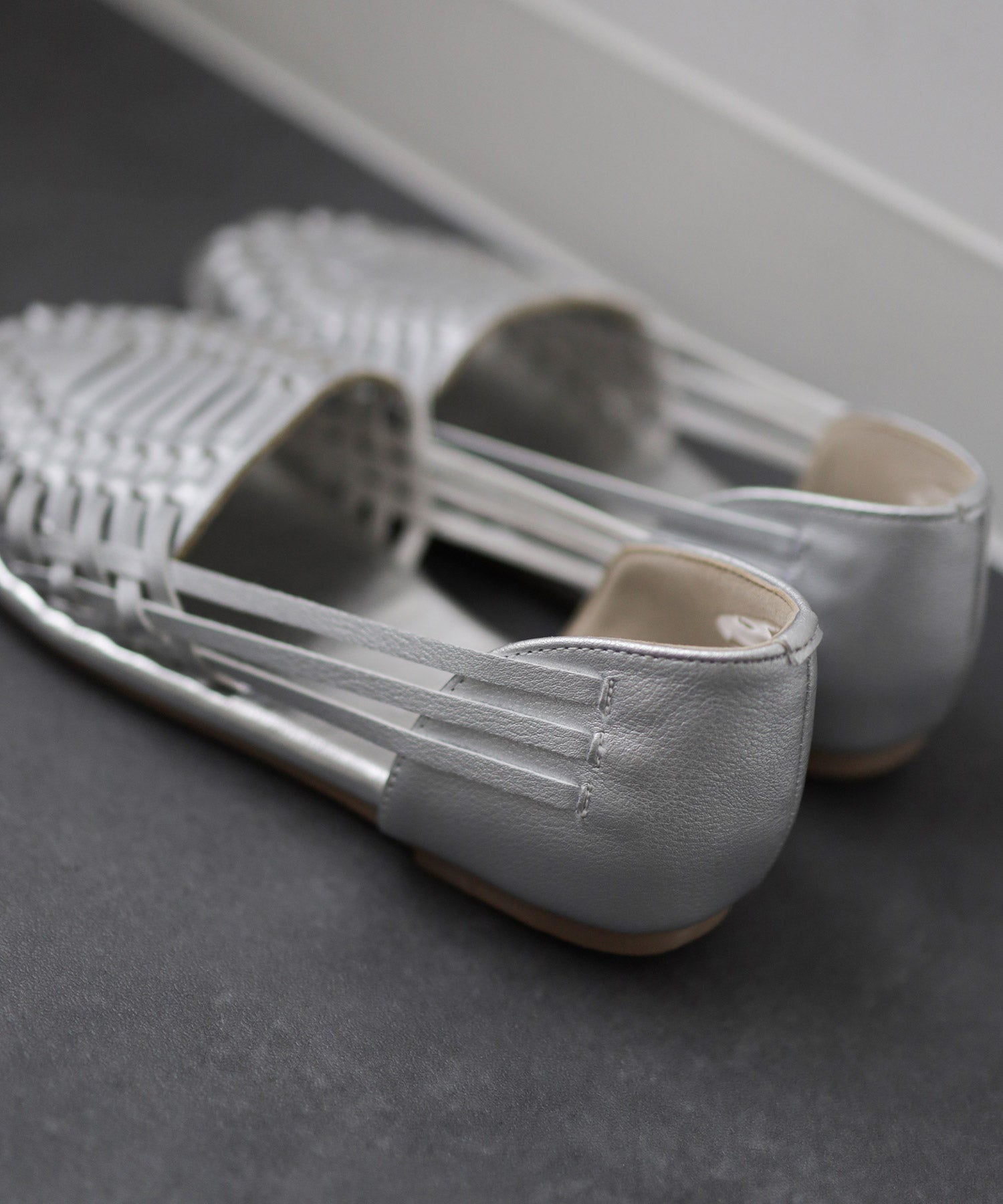 編み込みメッシュのグルカサンダル Newカラー