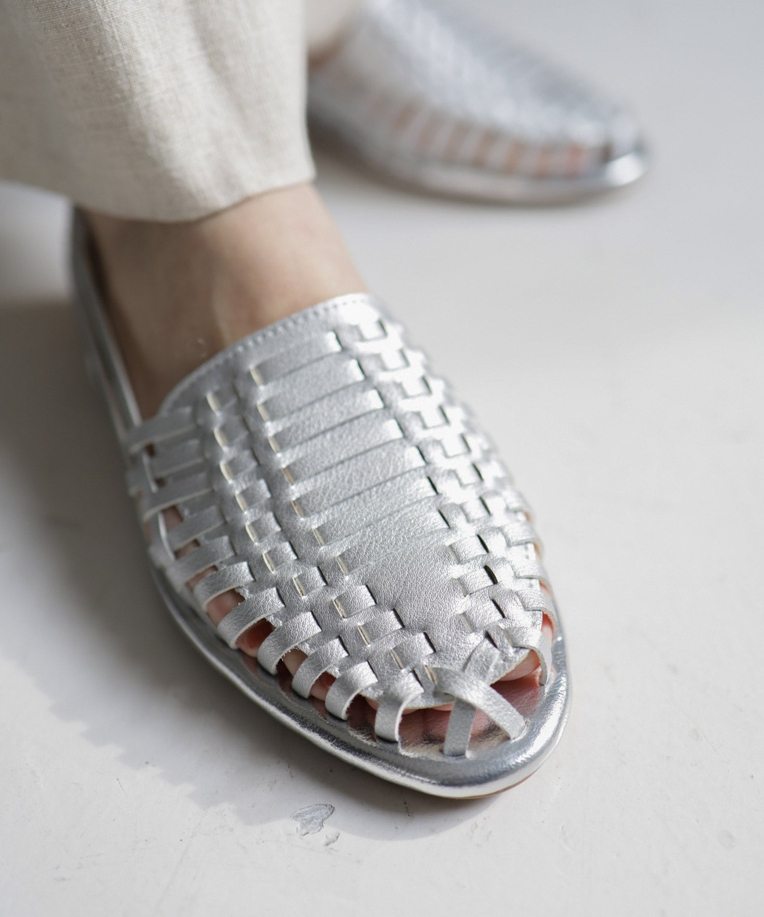 編み込みメッシュのグルカサンダル Newカラー