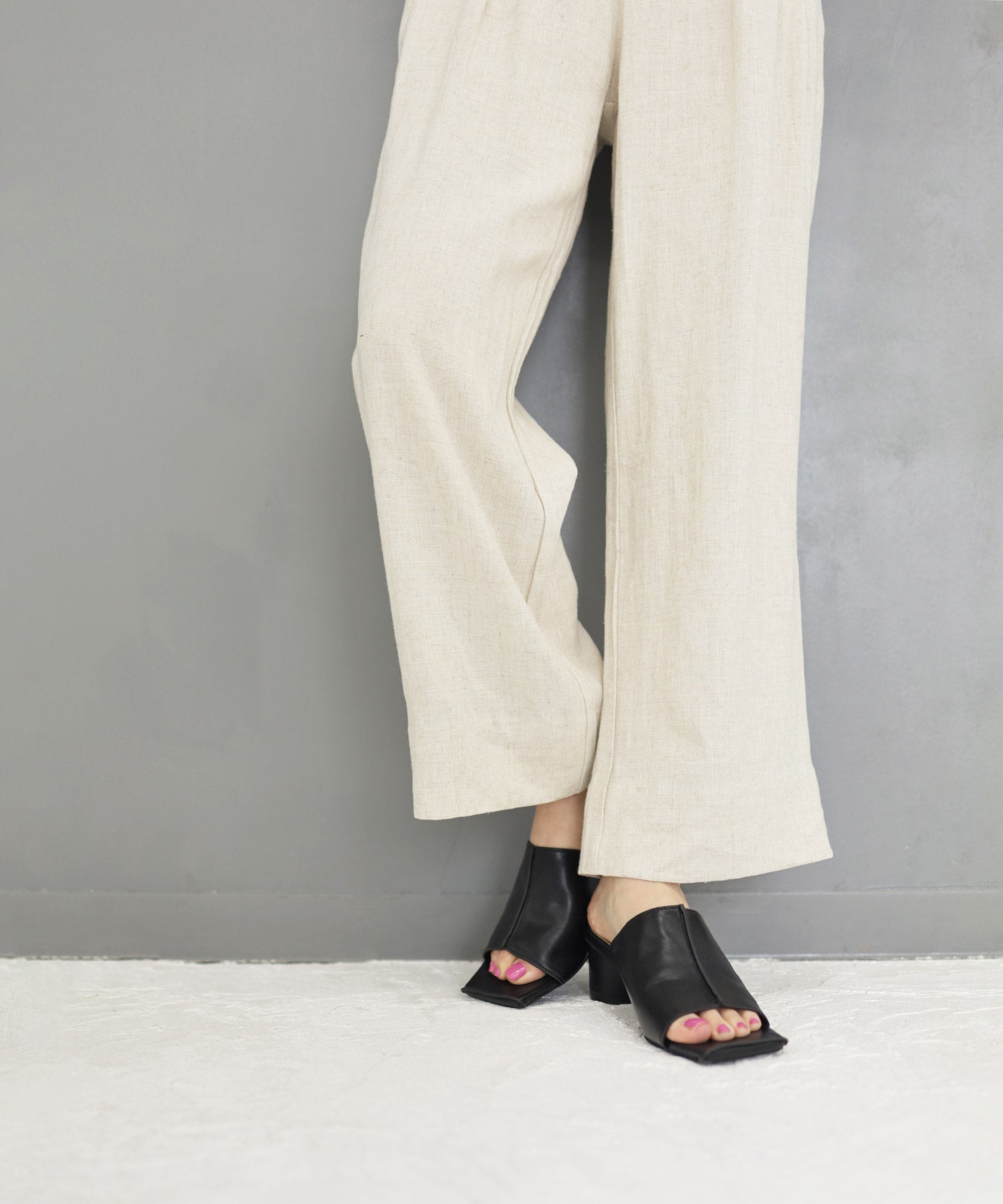 サークルヒールスクエアトゥミュールサンダル