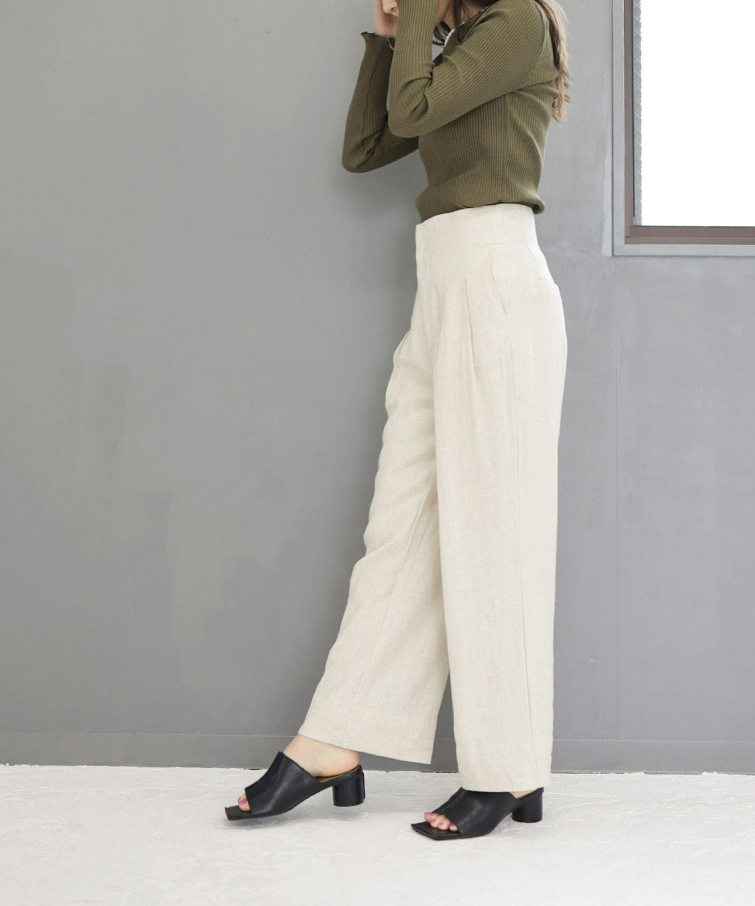 サークルヒールスクエアトゥミュールサンダル