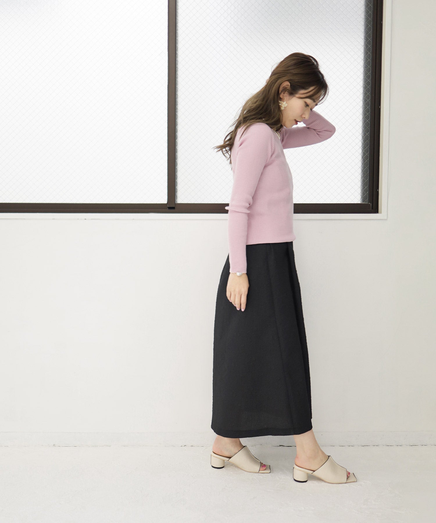 サークルヒールスクエアトゥミュールサンダル