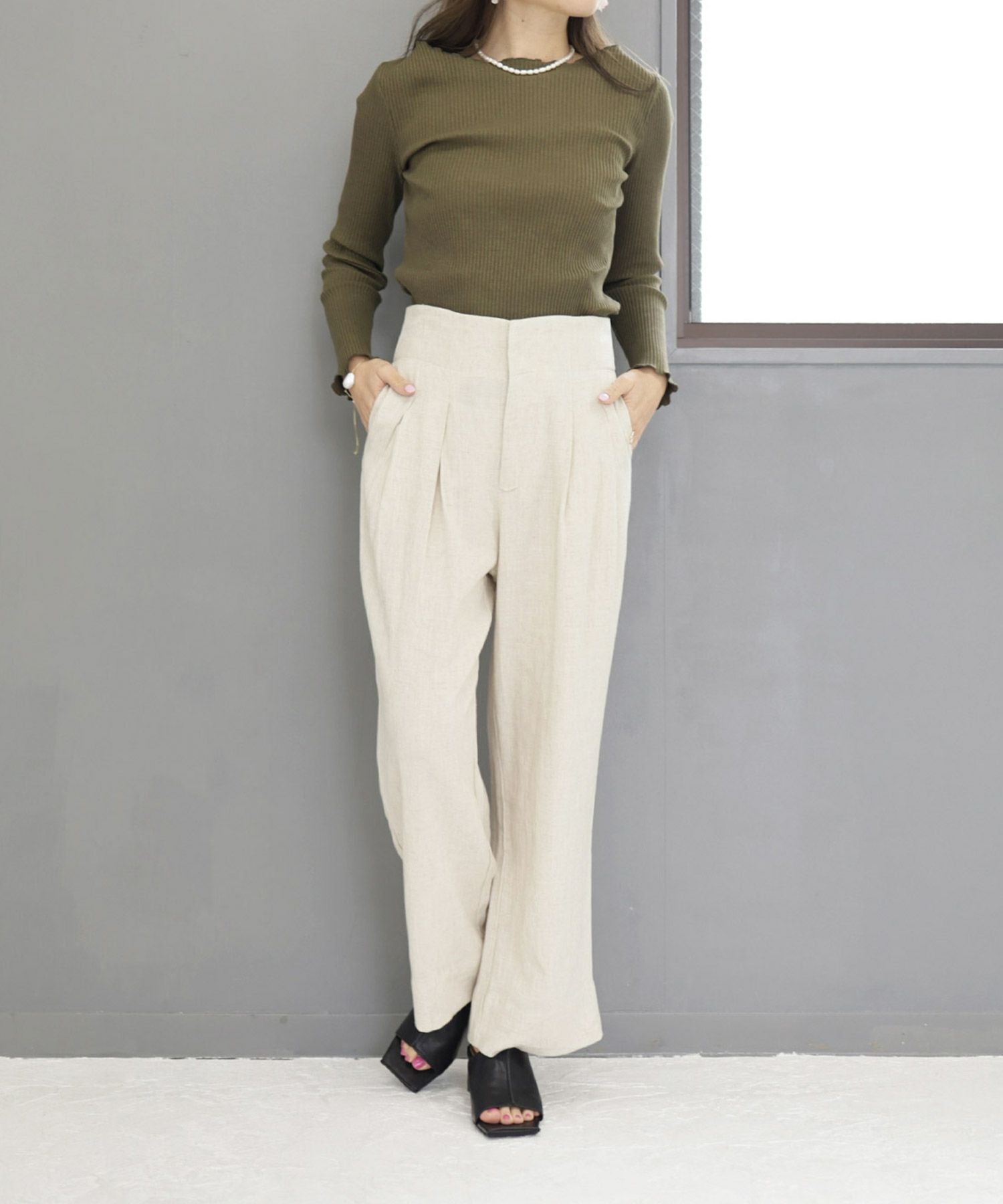 サークルヒールスクエアトゥミュールサンダル