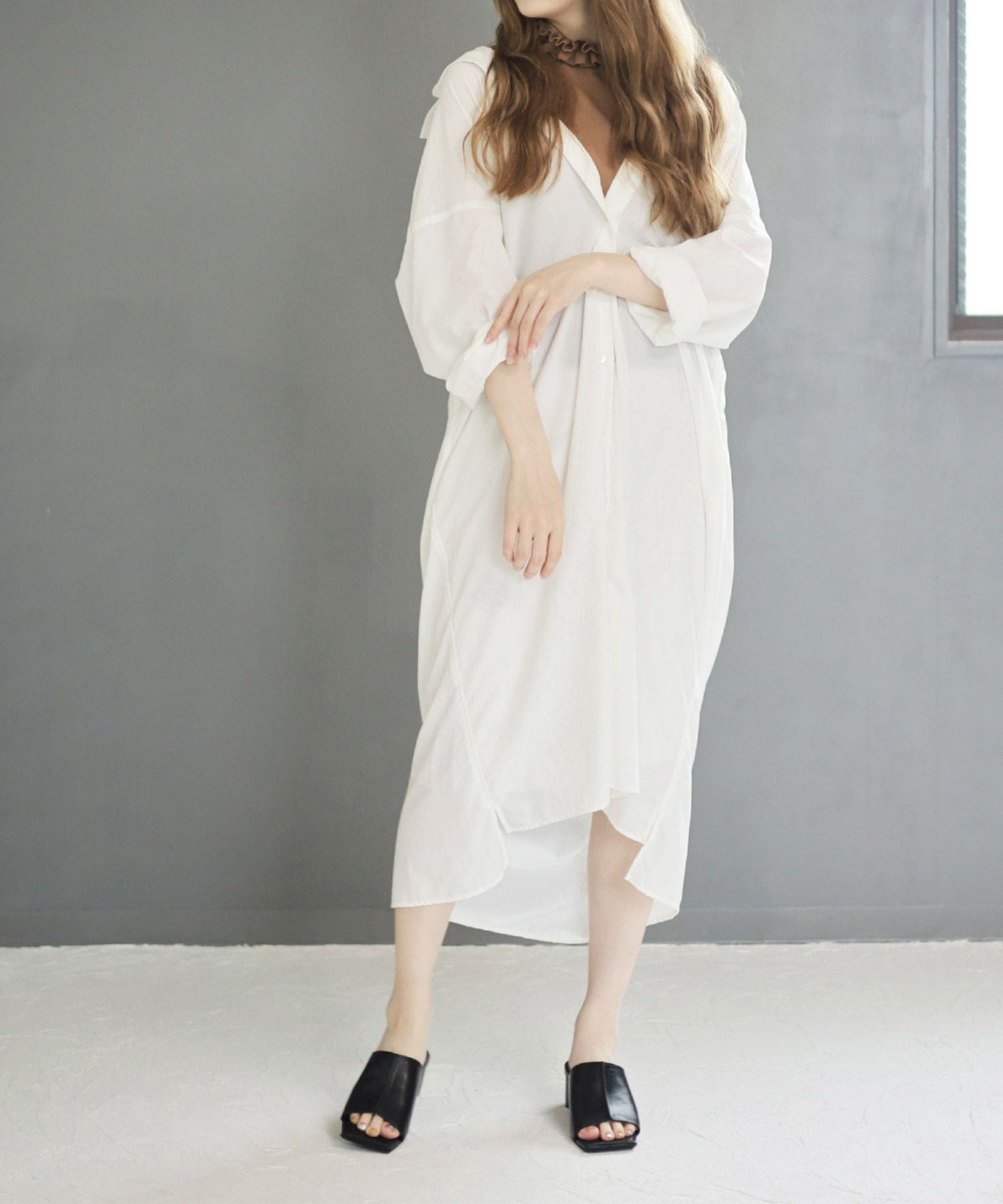 サークルヒールスクエアトゥミュールサンダル