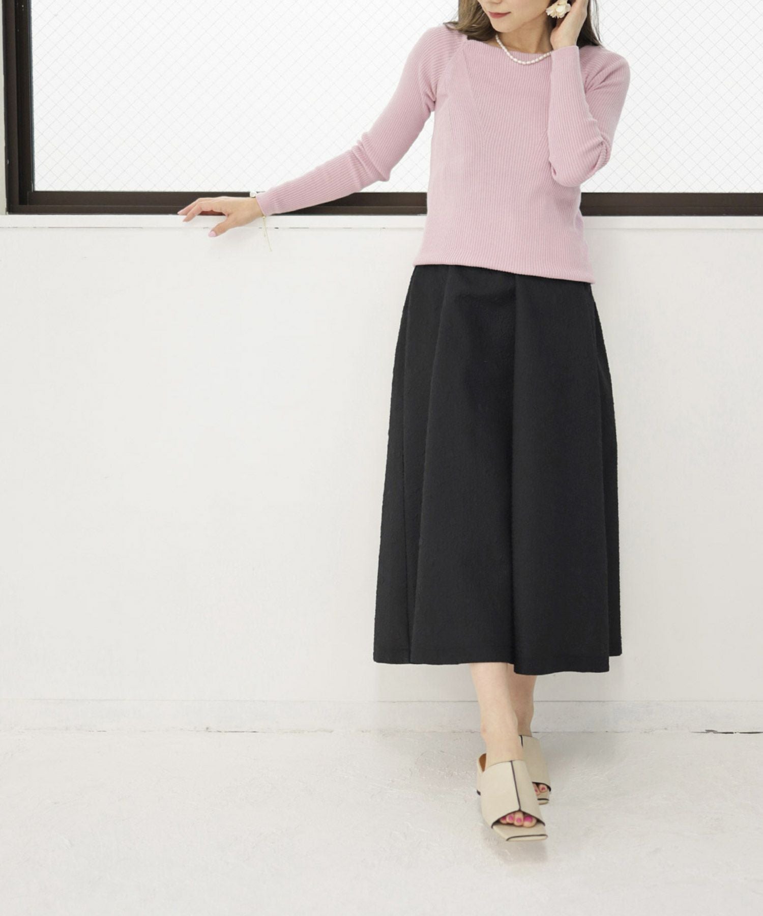 サークルヒールスクエアトゥミュールサンダル