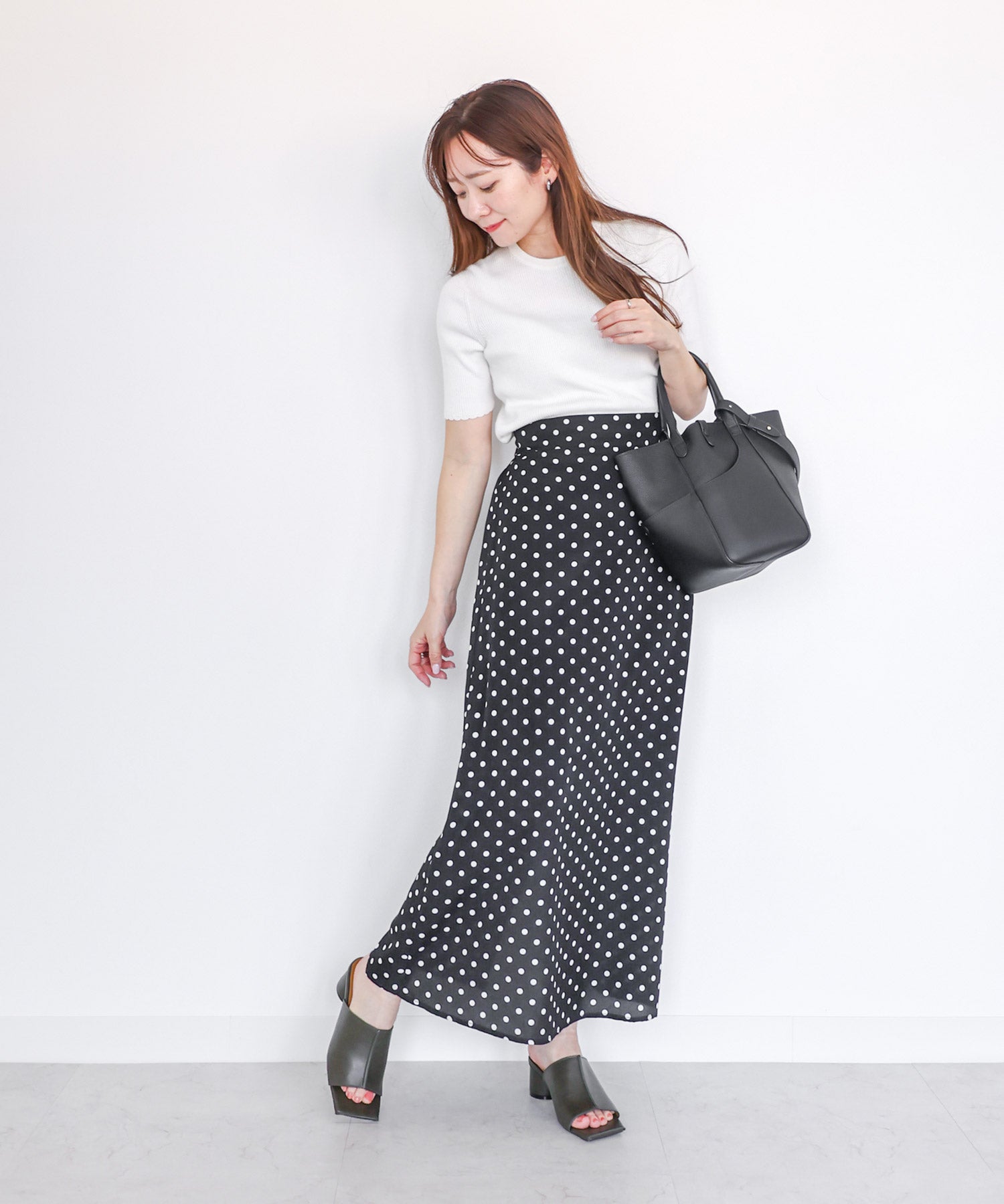 サークルヒールスクエアトゥミュールサンダル