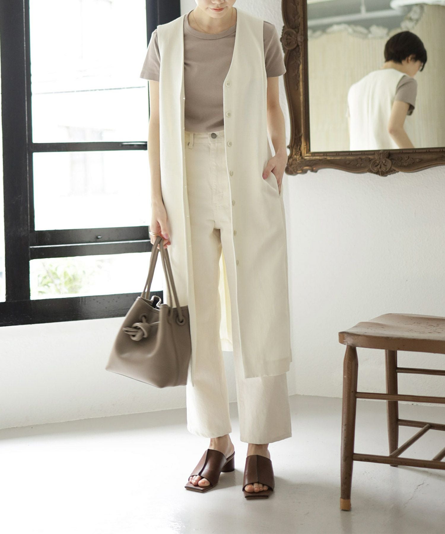 サークルヒールスクエアトゥミュールサンダル