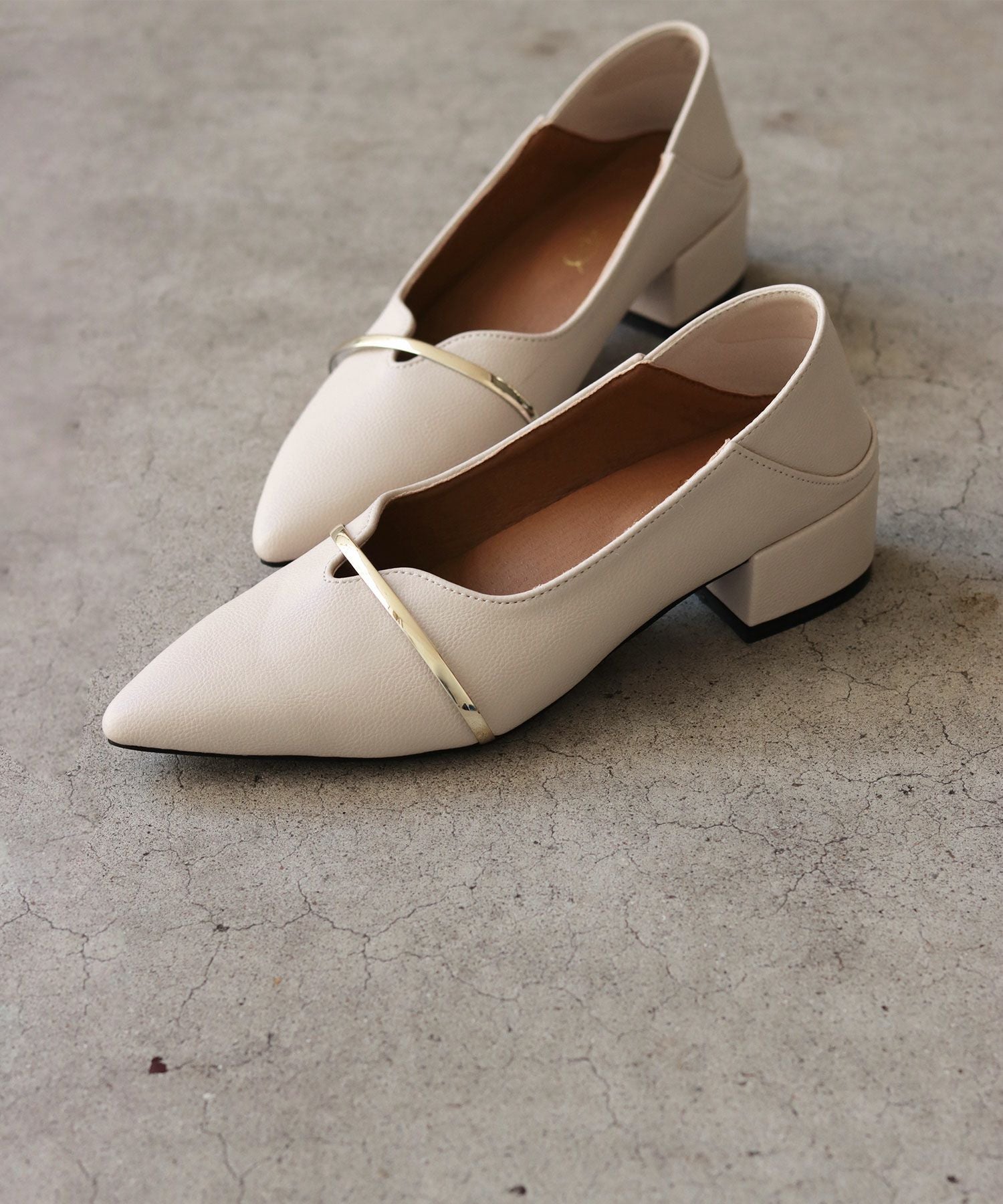 メタリックストラップバブーシュパンプス