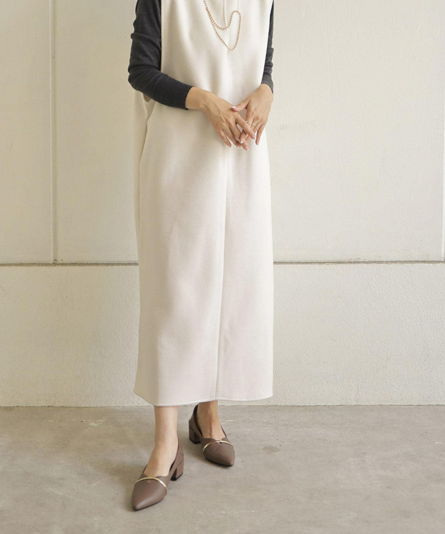 メタリックストラップバブーシュパンプス