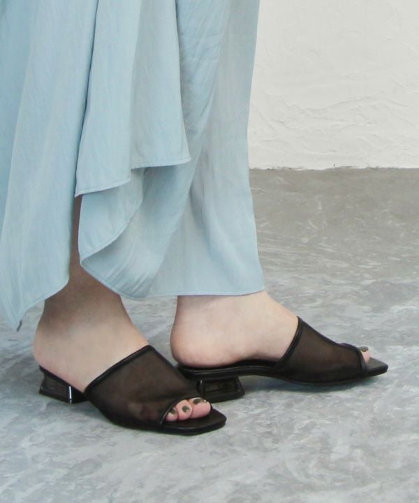 【4E幅広・大きいサイズ】スクエアトゥチュールクリアヒールサンダル ▲返品交換不可