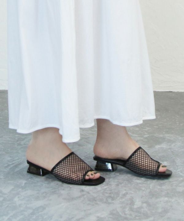 【4E幅広・大きいサイズ】スクエアトゥメッシュクリアヒールサンダル ▲返品交換不可