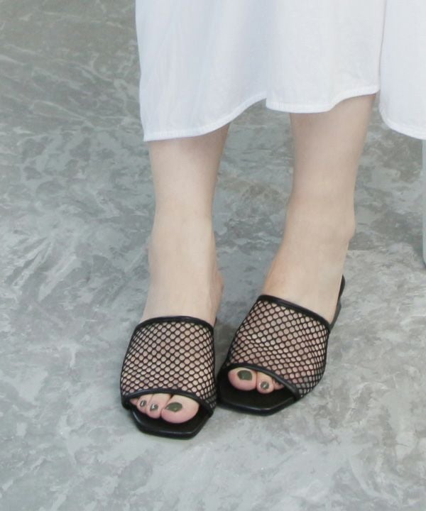 【4E幅広・大きいサイズ】スクエアトゥメッシュクリアヒールサンダル ▲返品交換不可