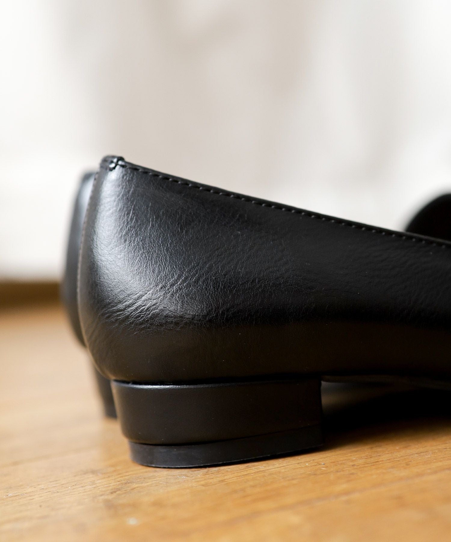 ポインテッドトゥローヒールローファーパンプス