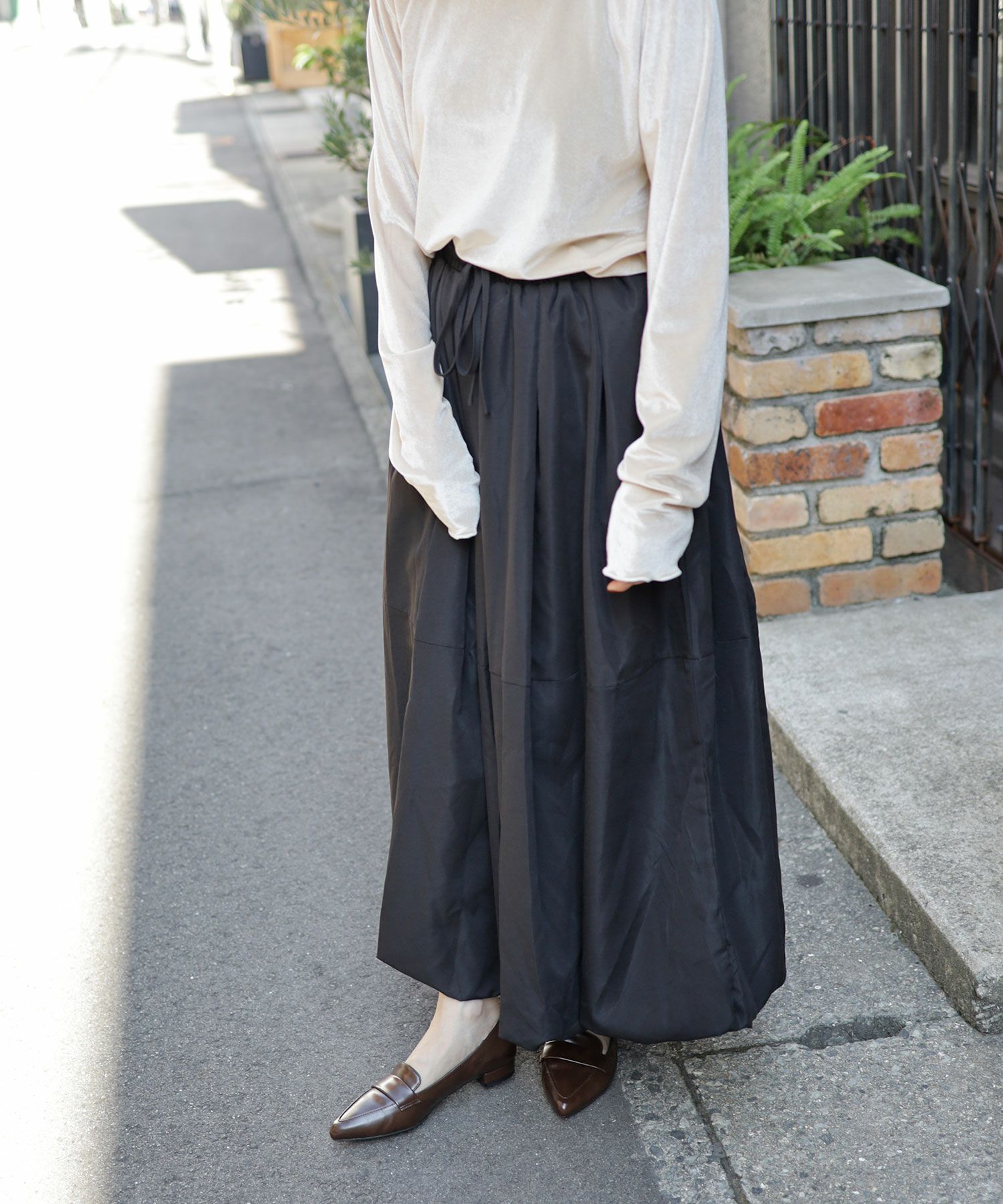 ポインテッドトゥローヒールローファーパンプス