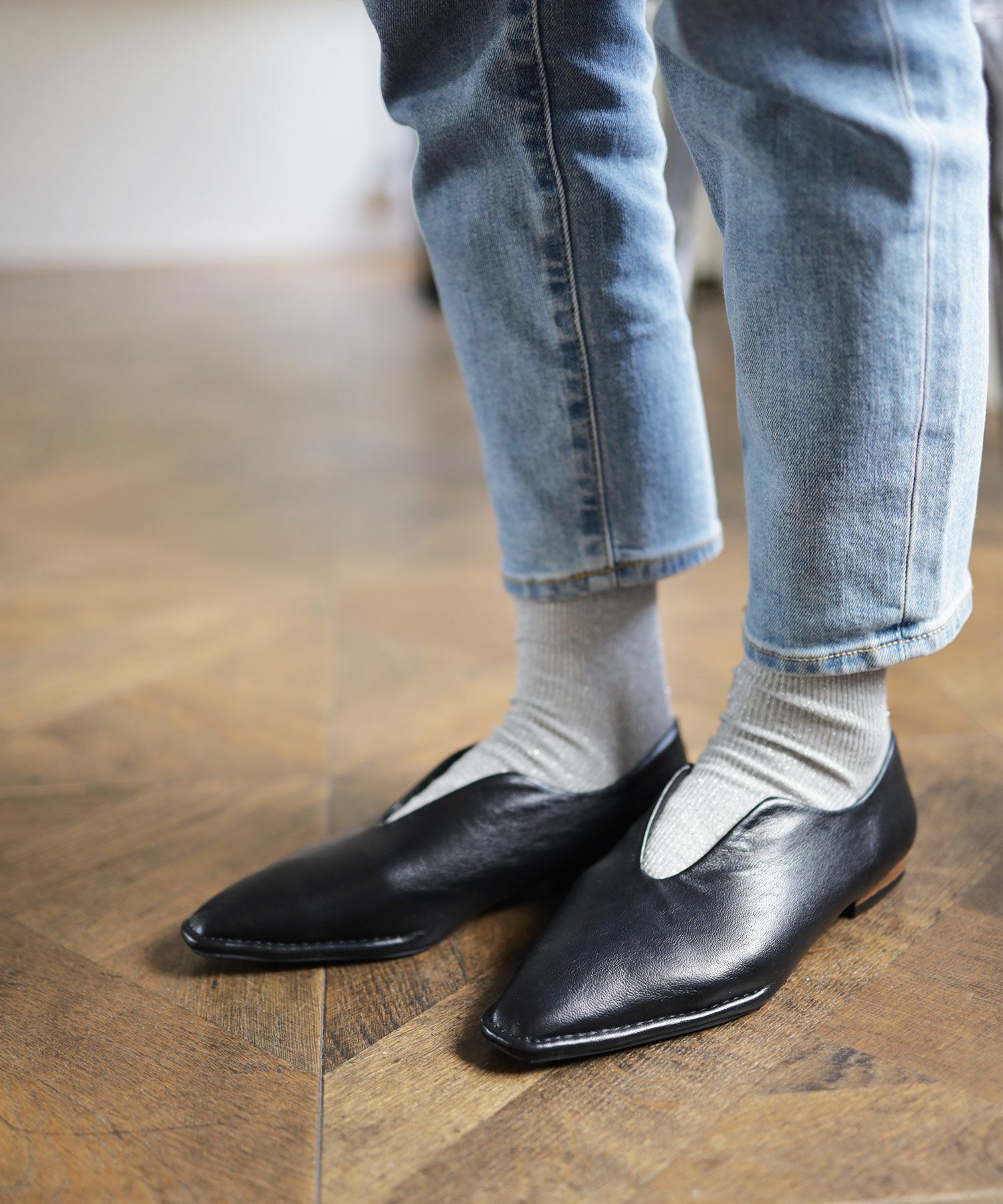 ステッチデザインローヒールVカットマニッシュパンプス △返品不可
