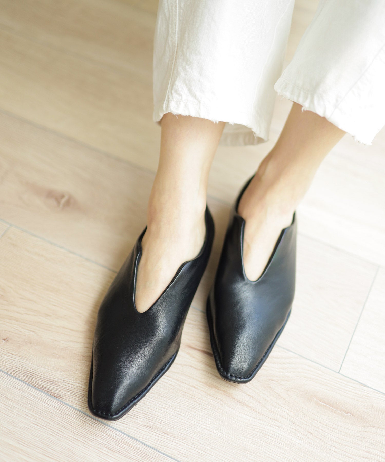 ステッチデザインローヒールVカットマニッシュパンプス ▲返品交換不可