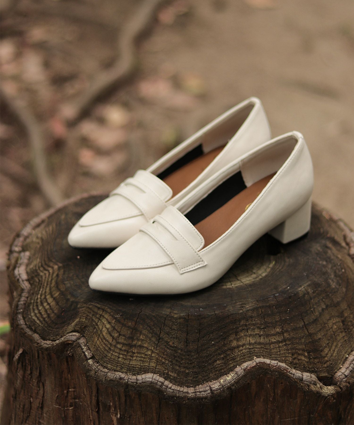 チャンキーヒールポインテッドトゥローファーパンプス 一部4月上旬入荷