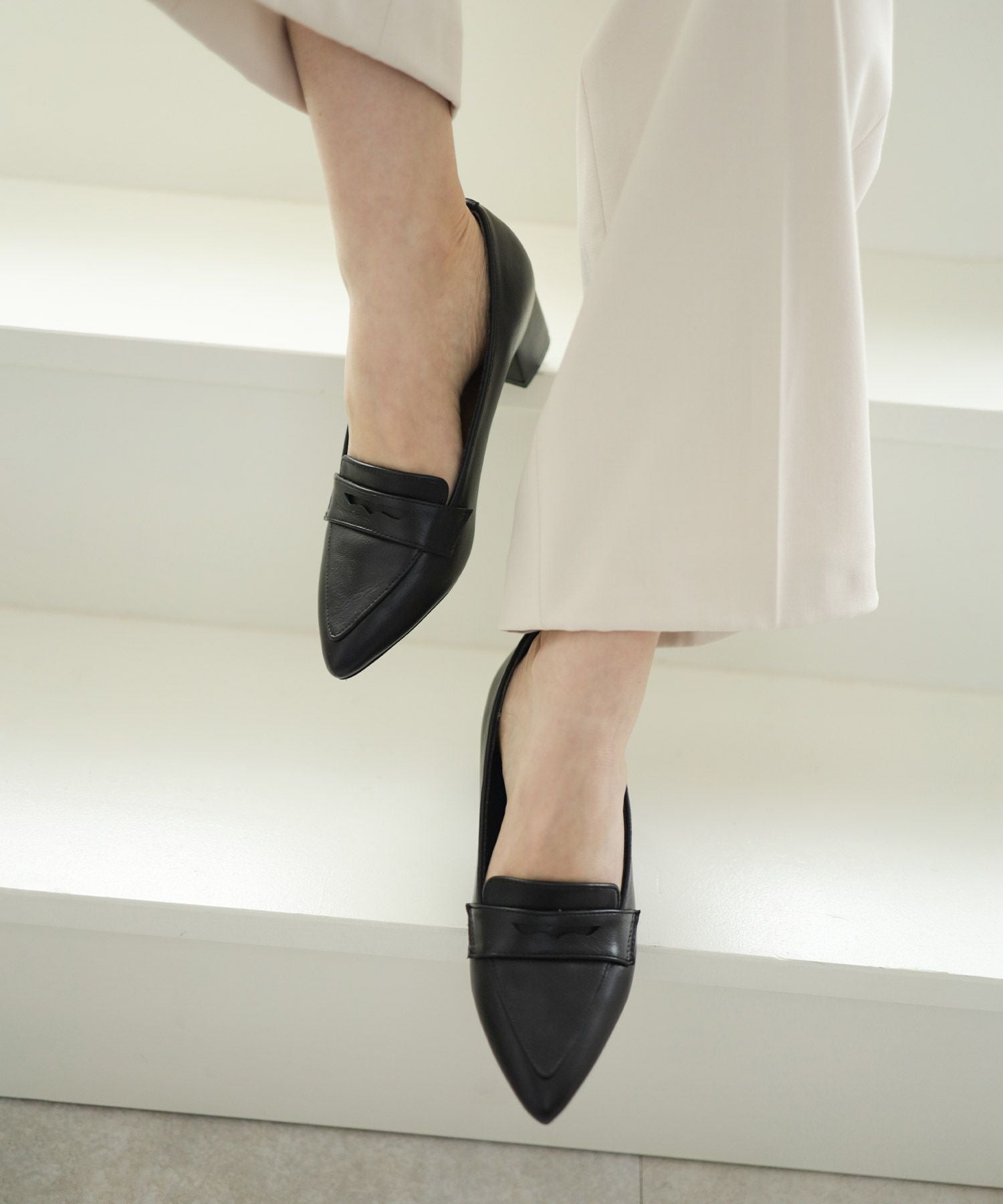 チャンキーヒールポインテッドトゥローファーパンプス 一部4月上旬入荷予定