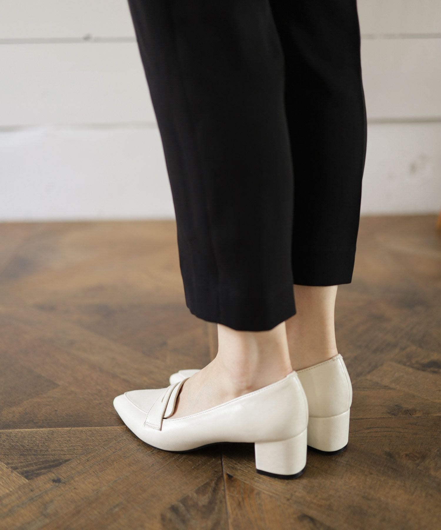 チャンキーヒールポインテッドトゥローファーパンプス 一部4月上旬入荷