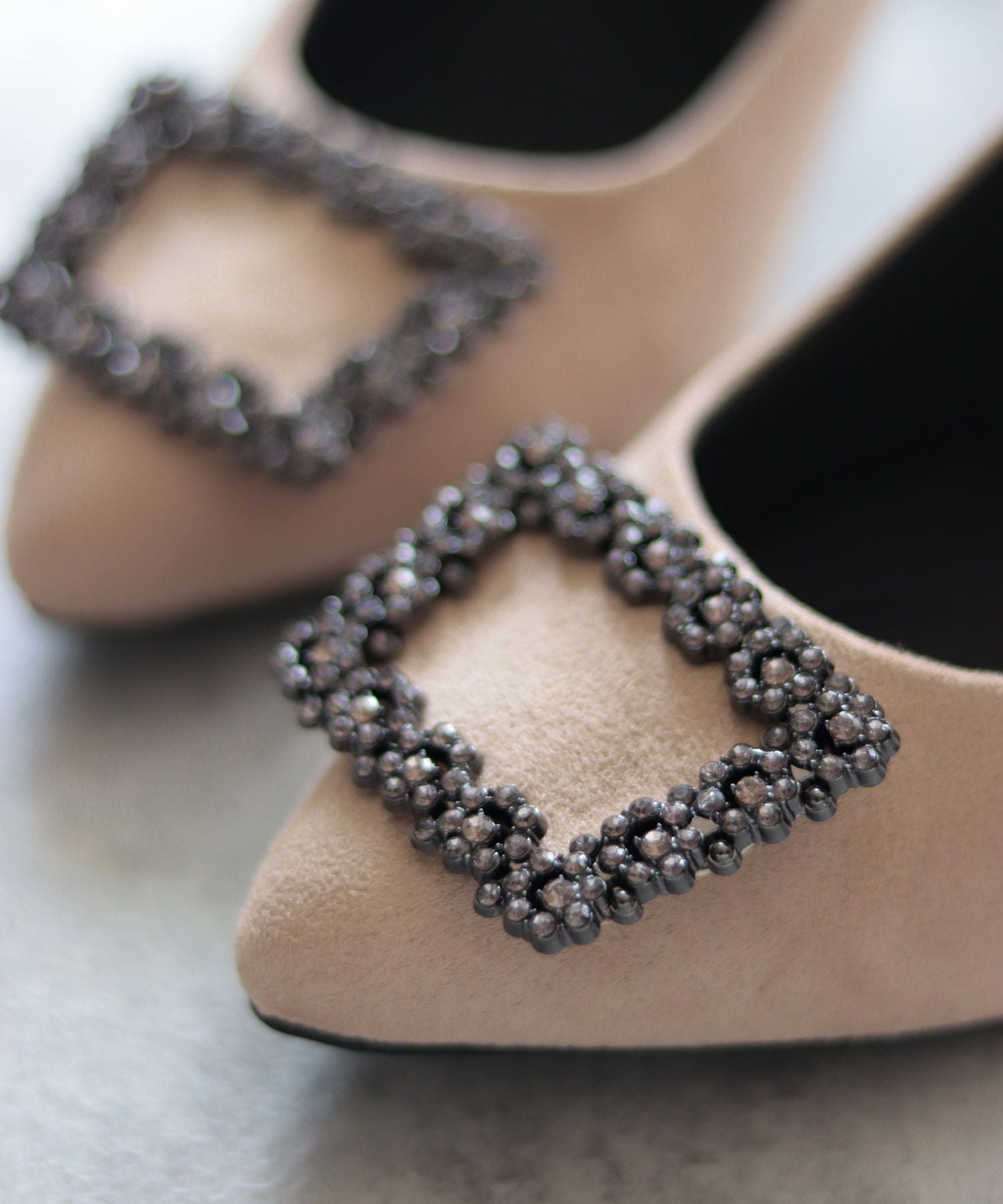 ビジューモチーフポインテッドトゥパンプス