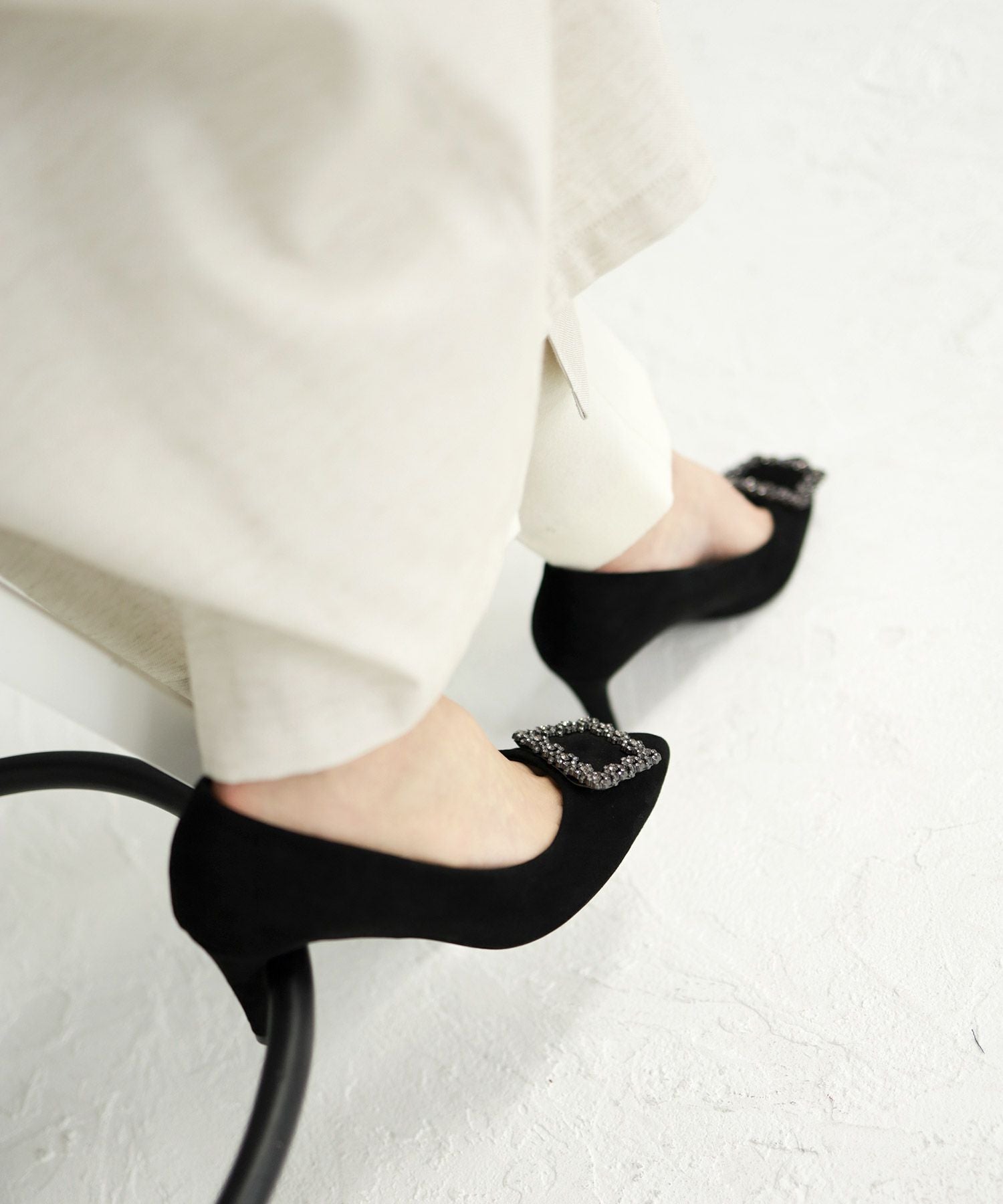 ビジューモチーフポインテッドトゥパンプス