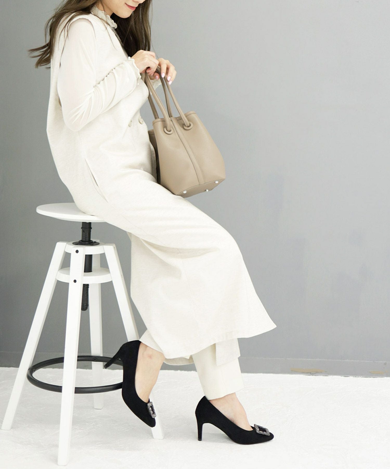 ビジューモチーフポインテッドトゥパンプス