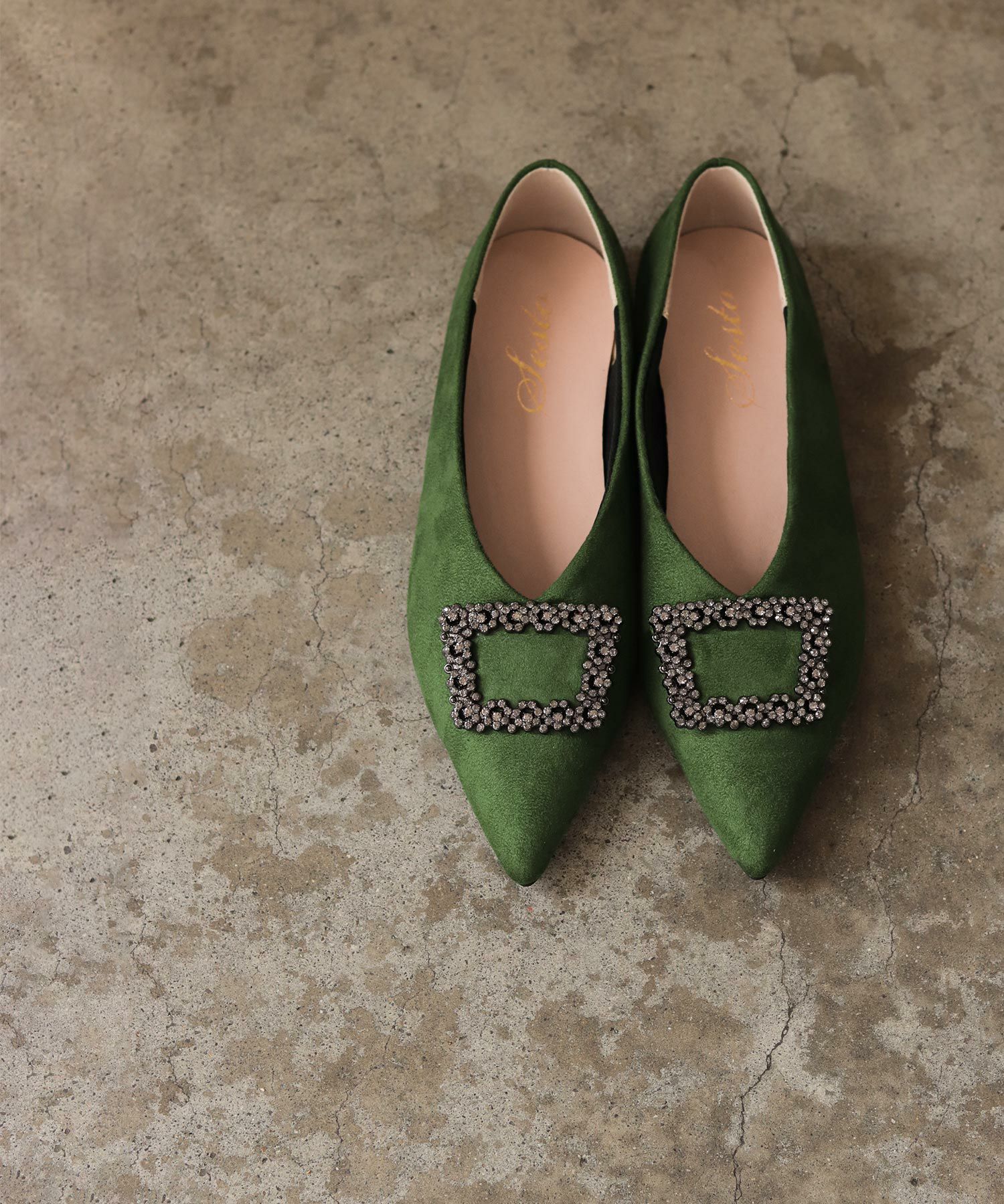 ビジューモチーフVカットポインテッドトゥフラットパンプス△返品交換