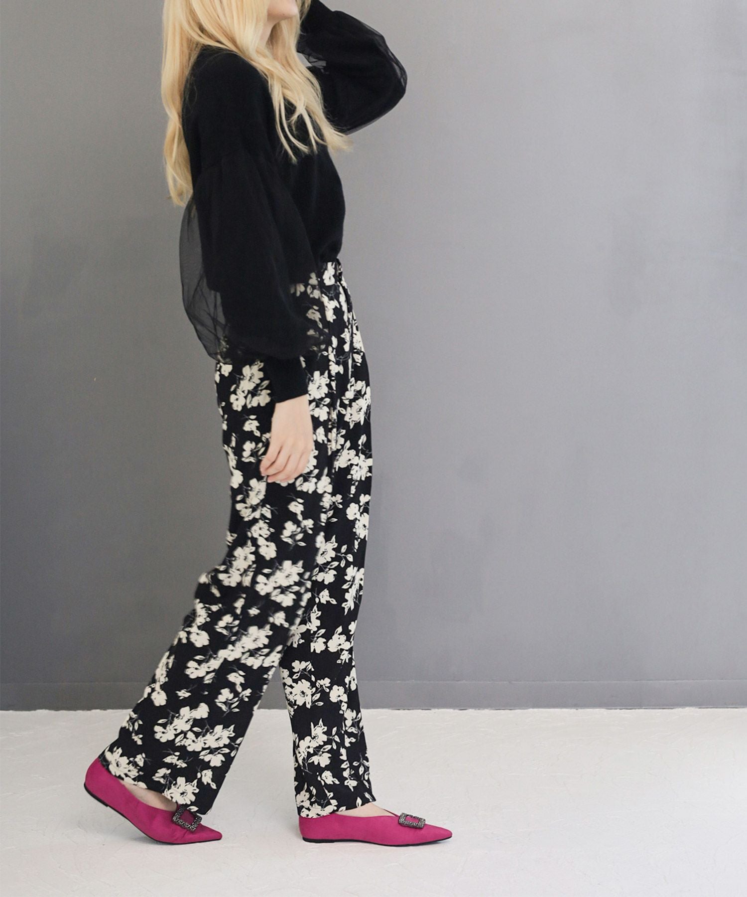 ビジューモチーフVカットポインテッドトゥフラットパンプス▲返品交換不可