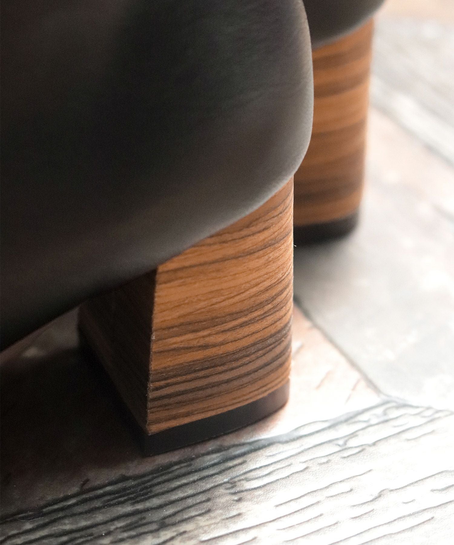 ウッドヒールのゴムフィットアンクルブーティ風パンプス【公式ショップ・ZOZOTOWN・amazon限定販売アイテム】