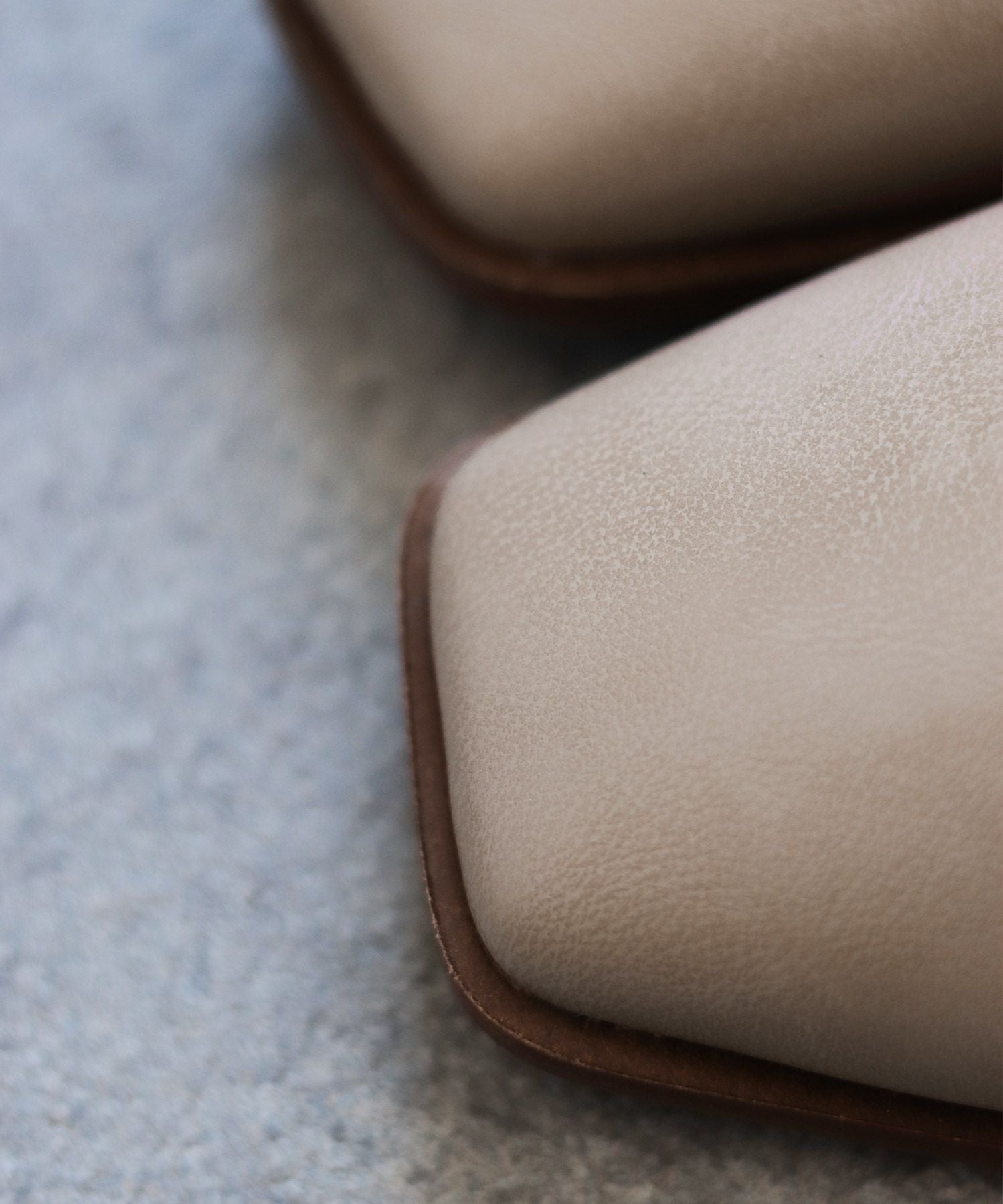 ウッドヒールのゴムフィットアンクルブーティ風パンプス【公式ショップ・ZOZOTOWN・amazon限定販売アイテム】