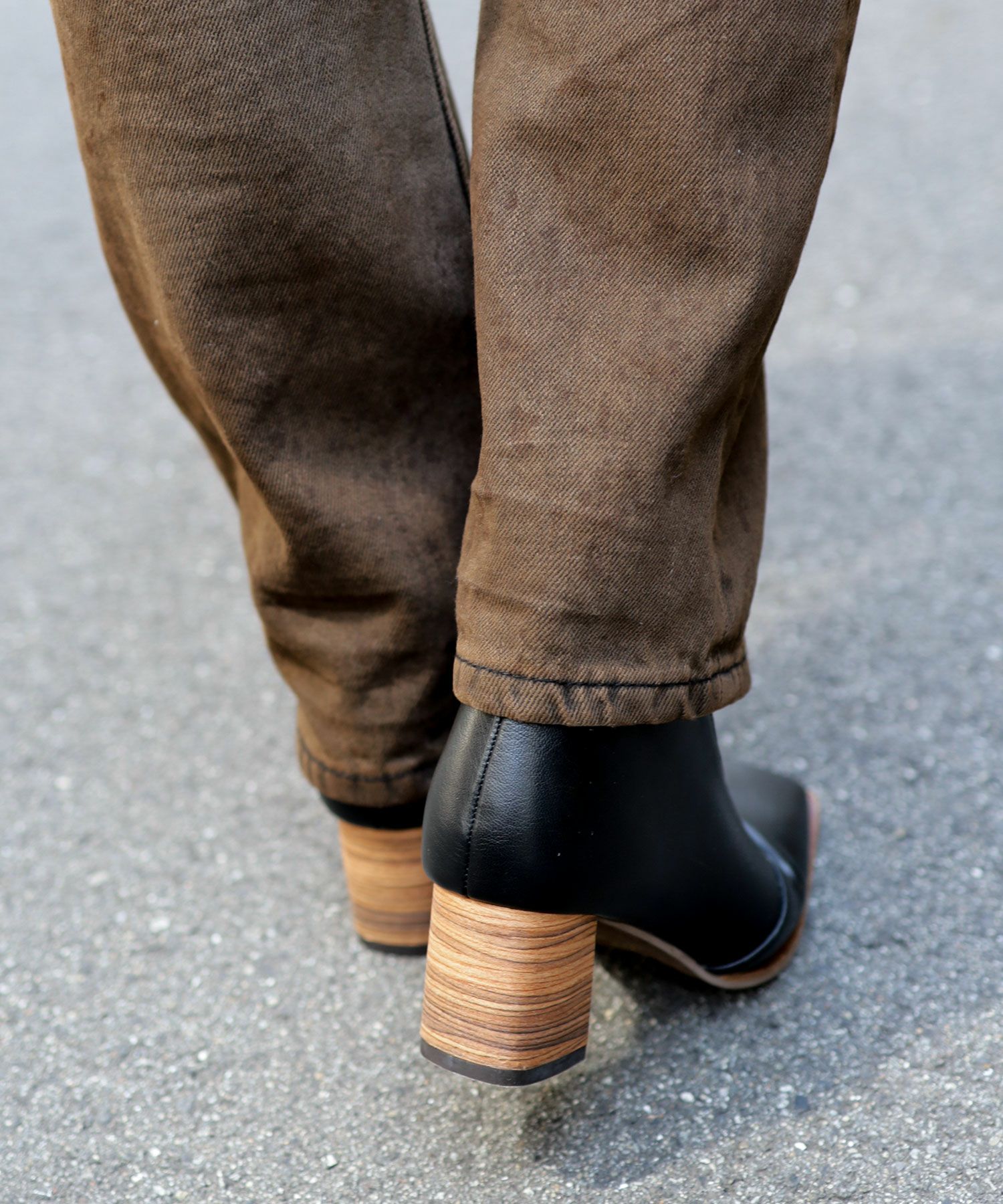 ウッドヒールのゴムフィットアンクルブーティ風パンプス【公式ショップ・ZOZOTOWN・amazon限定販売アイテム】