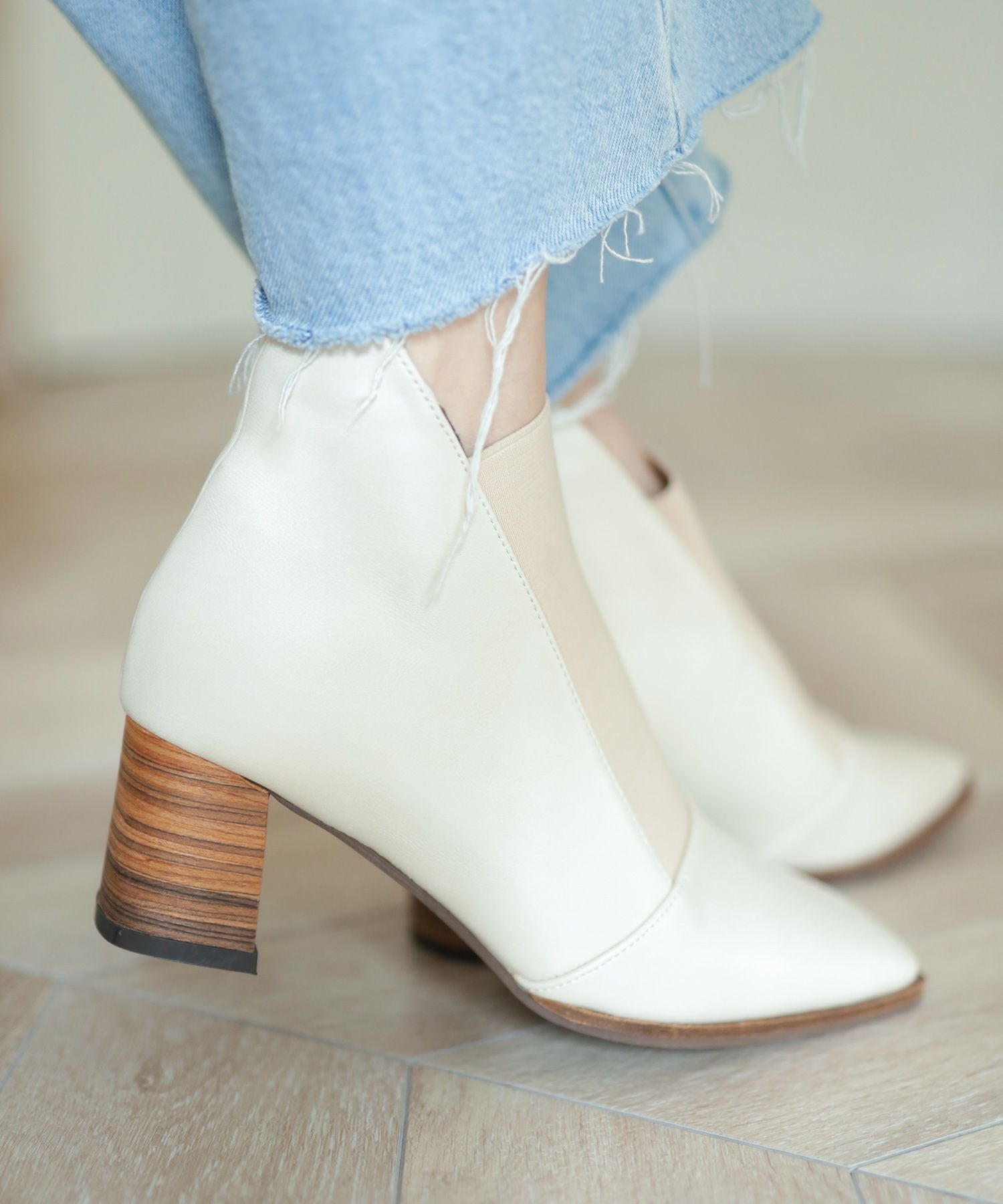 ウッドヒールのゴムフィットアンクルブーティ風パンプス【公式ショップ・ZOZOTOWN・amazon限定販売アイテム】