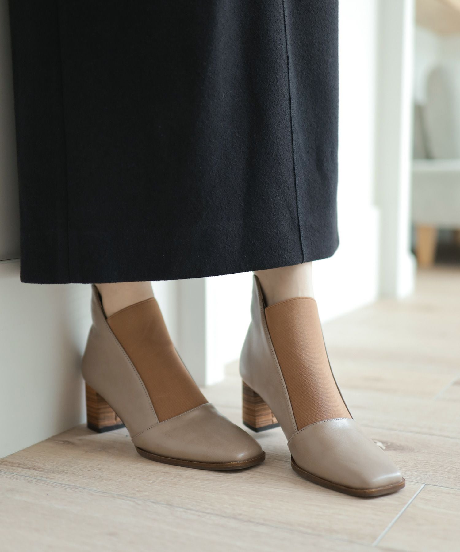 ウッドヒールのゴムフィットアンクルブーティ風パンプス【公式ショップ・ZOZOTOWN・amazon限定販売アイテム】