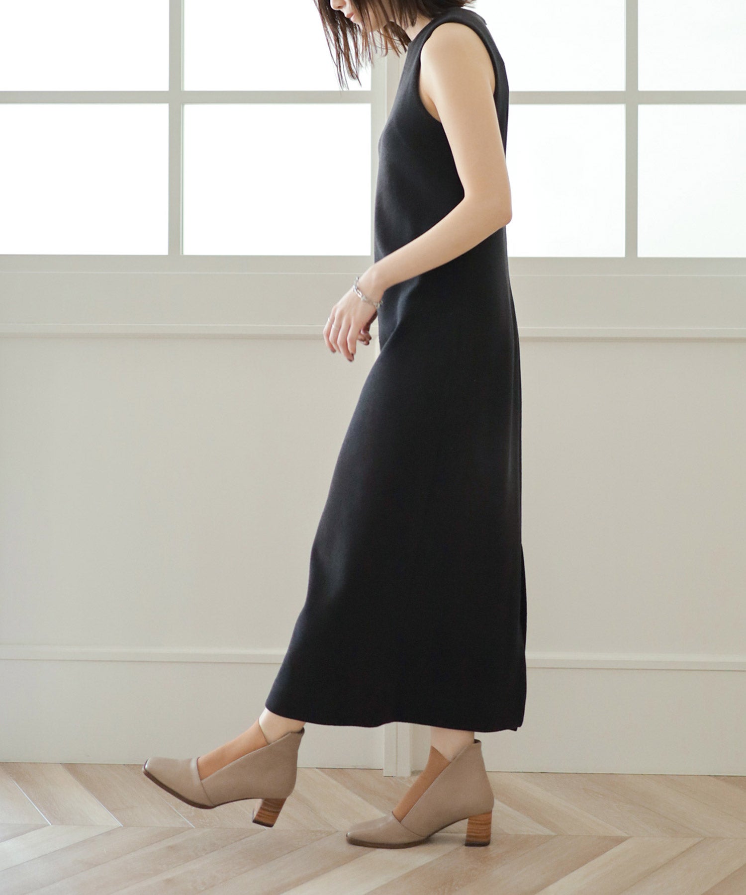 ウッドヒールのゴムフィットアンクルブーティ風パンプス【公式ショップ・ZOZOTOWN・amazon限定販売アイテム】