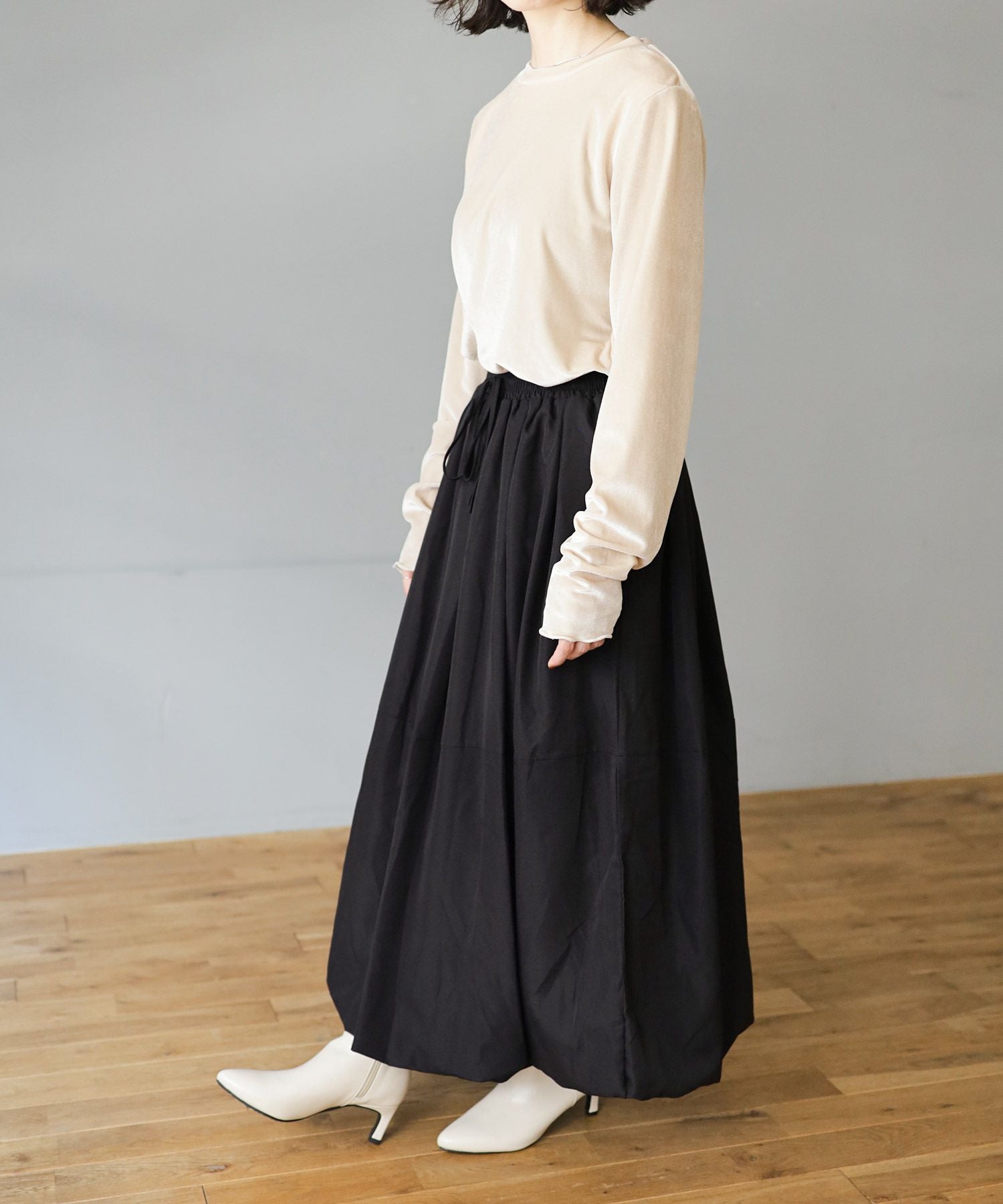 削れにくいかかとゴム使用!ポインテッドトゥストレートヒールショートブーツ