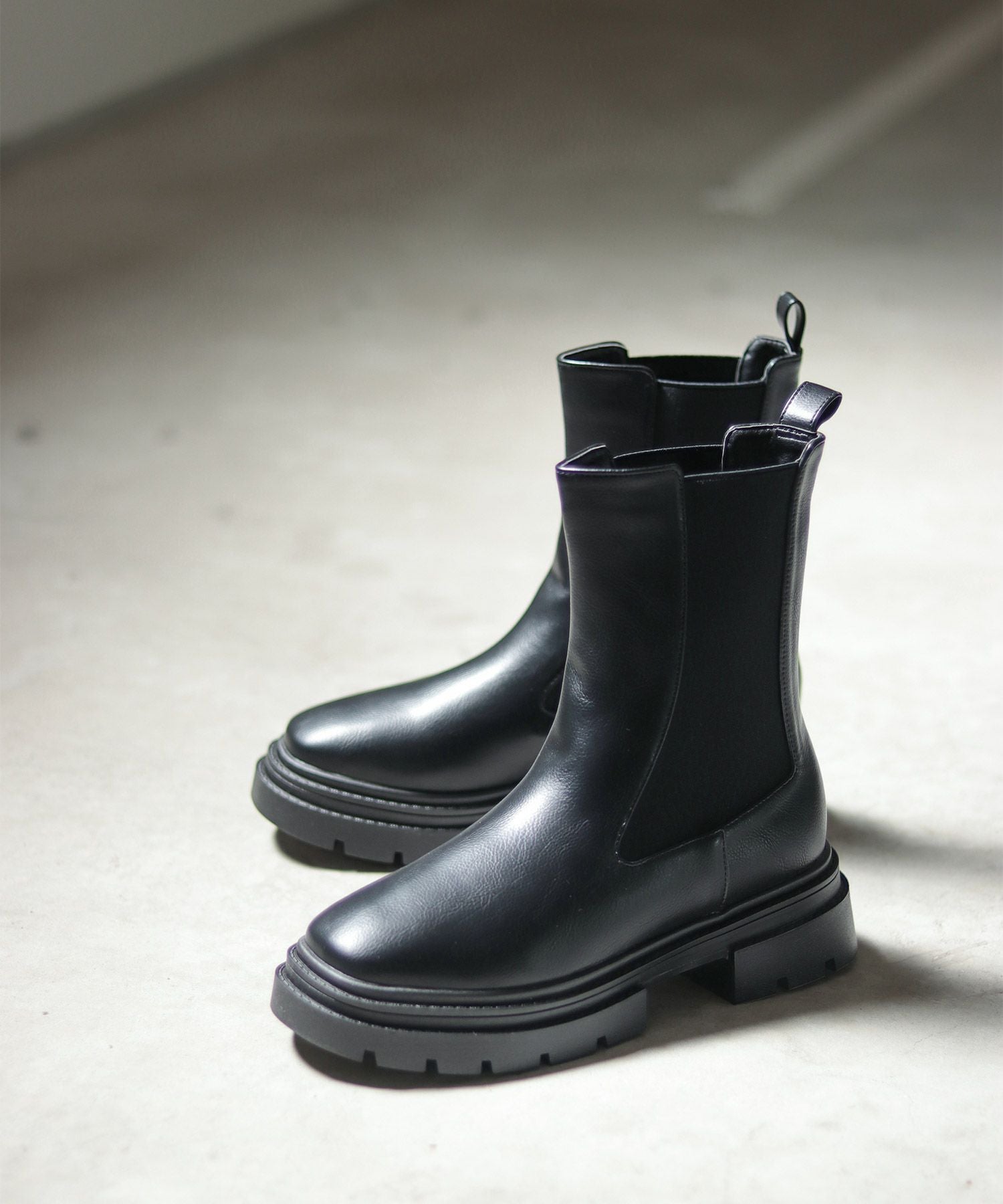 ボリュームソールサイドゴアショートブーツ▲返品不可