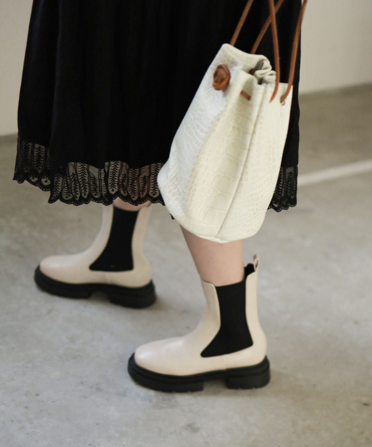 ボリュームソールサイドゴアショートブーツ▲返品不可