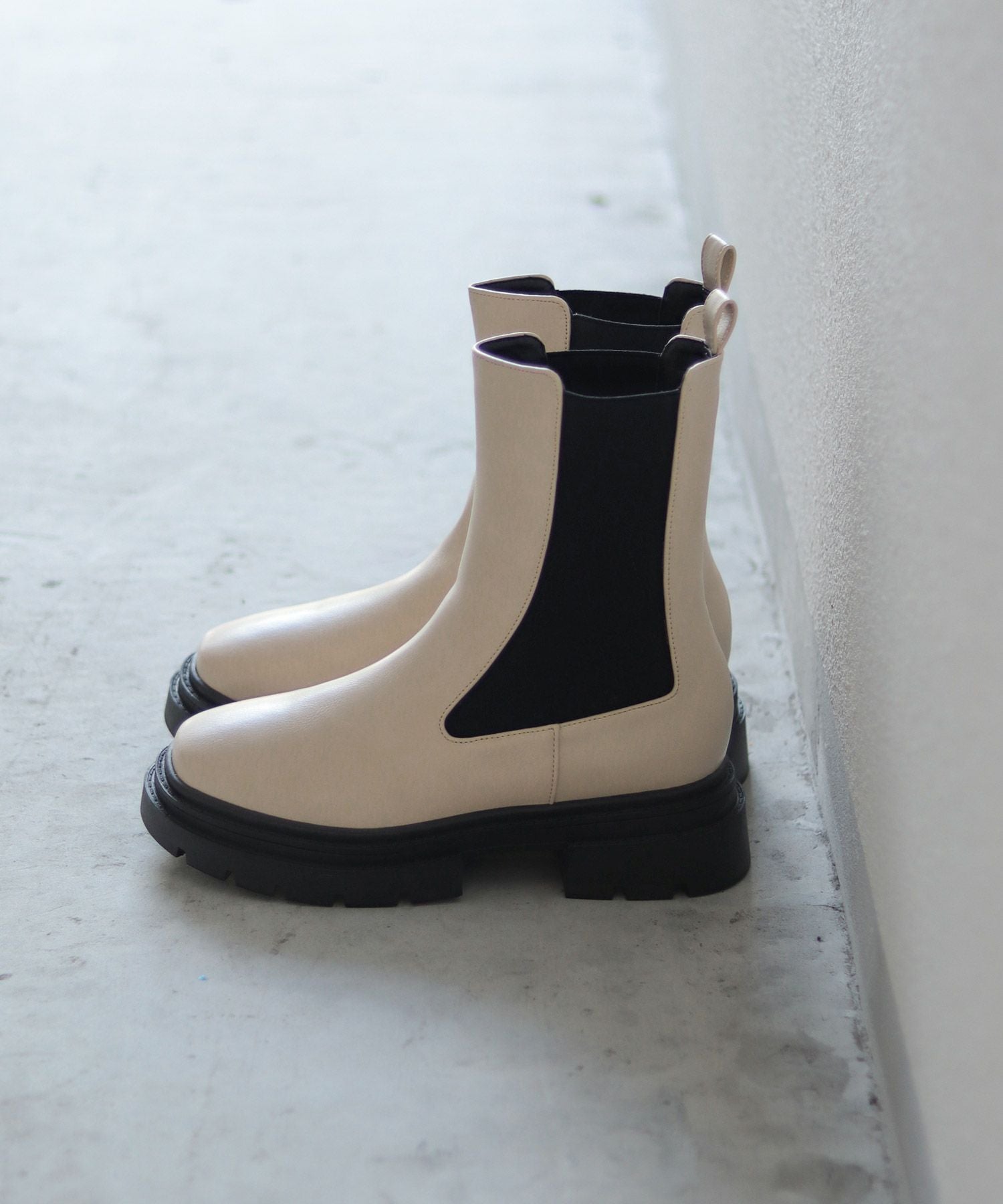 ボリュームソールサイドゴアショートブーツ▲返品不可