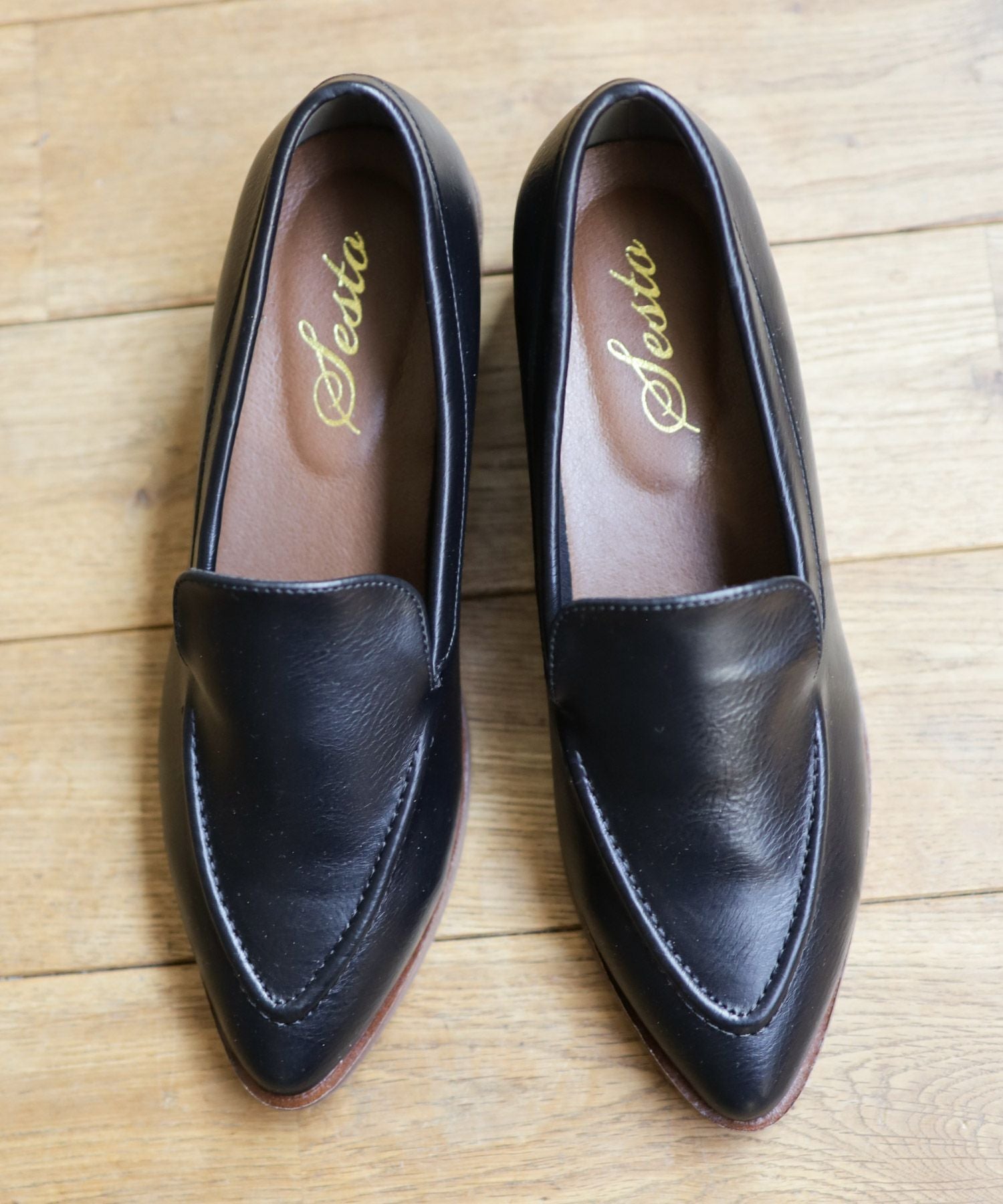 ウッドヒールのアーモンドトゥローファーパンプス 一部4月上旬・4月末~5月上旬入荷予定