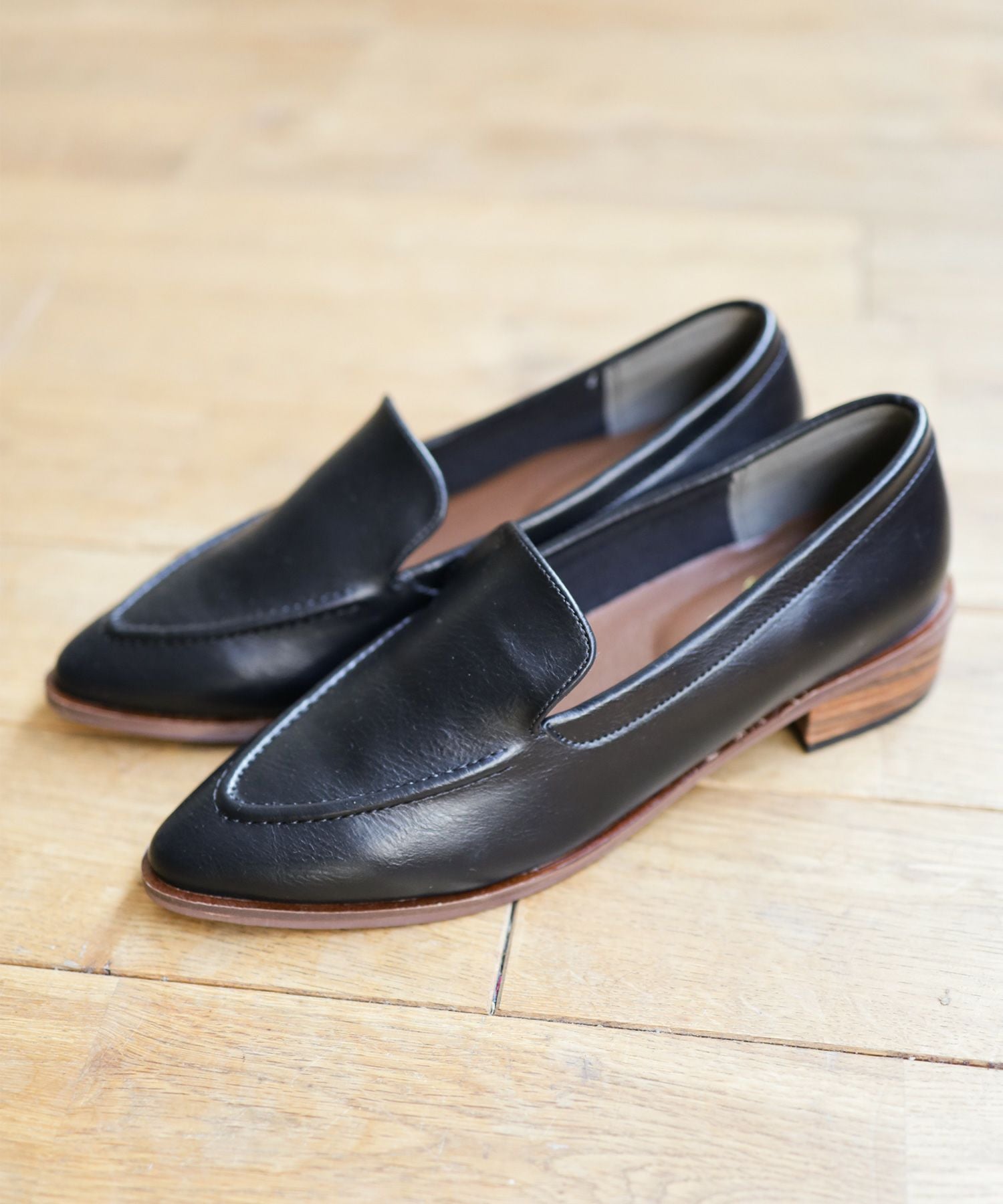 ウッドヒールのアーモンドトゥローファーパンプス 一部4月上旬・4月末