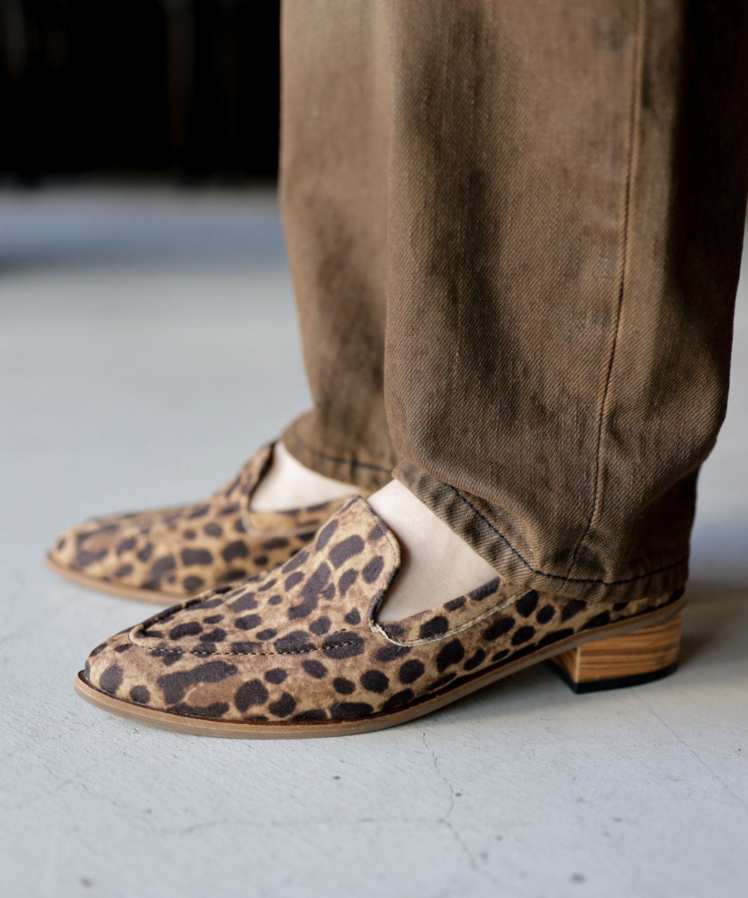 ウッドヒールのアーモンドトゥローファーパンプス　一部4月上旬・4月末～5月上旬入荷予定